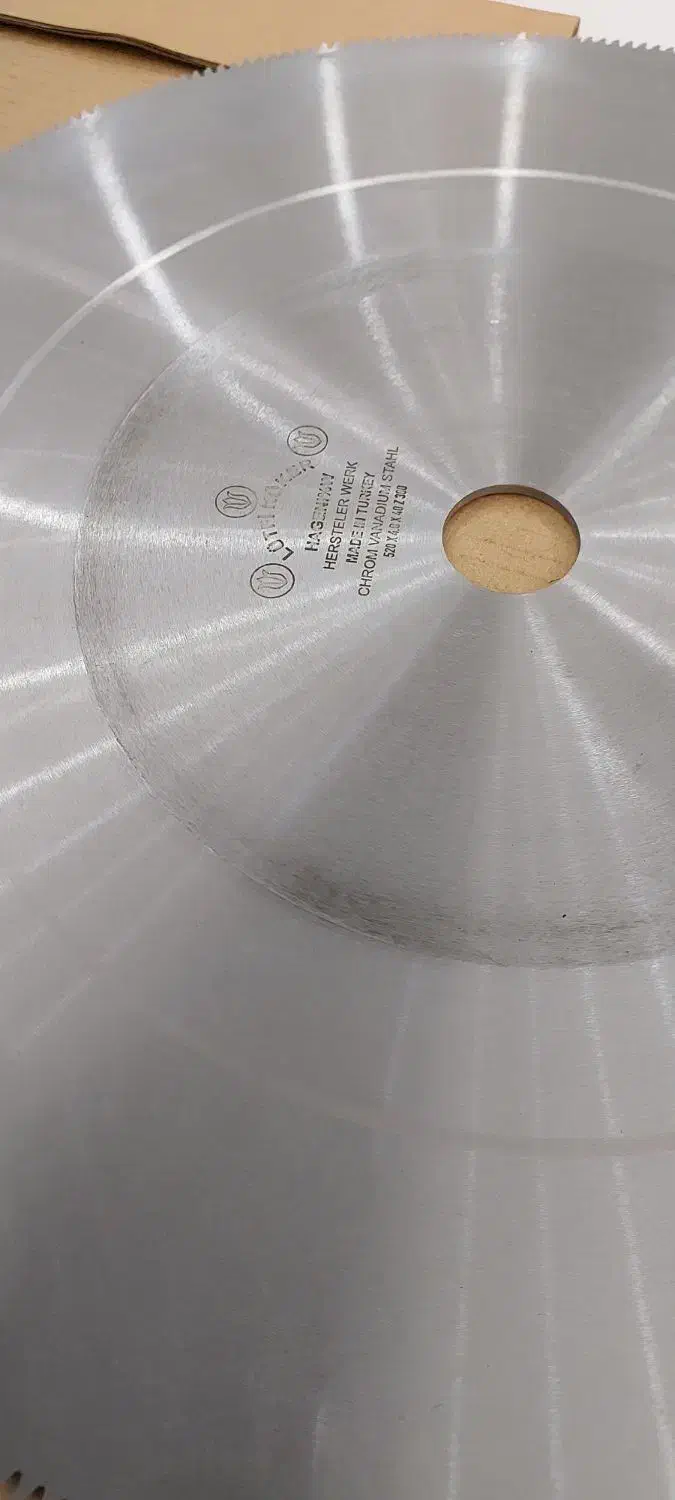 تیغ ارّه آتشی|ابزارآلات|رباط‌کریم, رباط‌کریم|دیوار