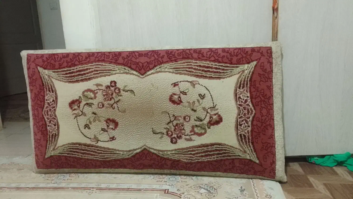 ۱جفت پشتی دو نفره|پشتی|شهریار, شهریار|دیوار