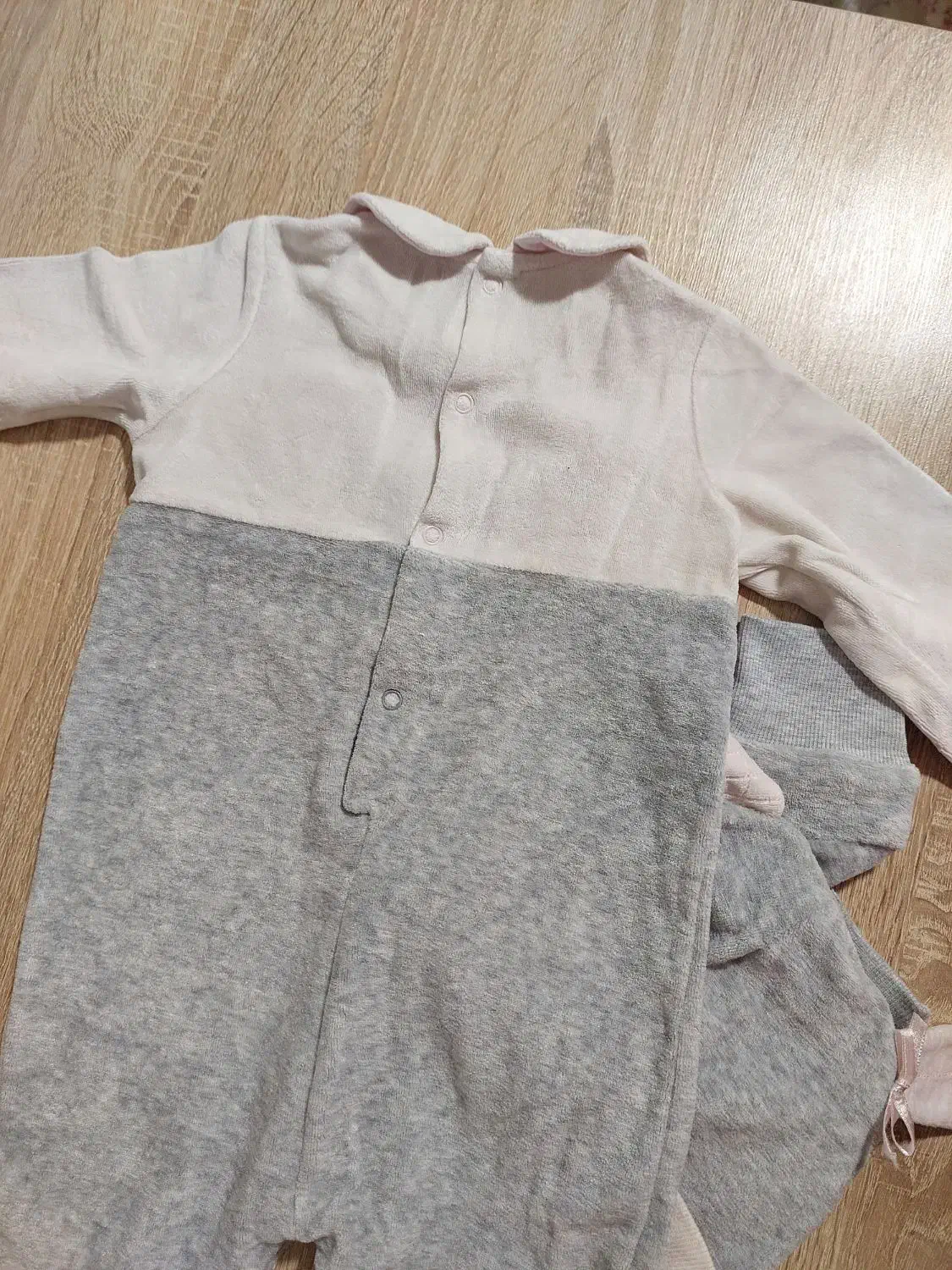 سرهمی indigo به همراه کلاه و پاپوش برای یک سال|کفش و لباس بچه|رشت, گلباغ نماز|دیوار