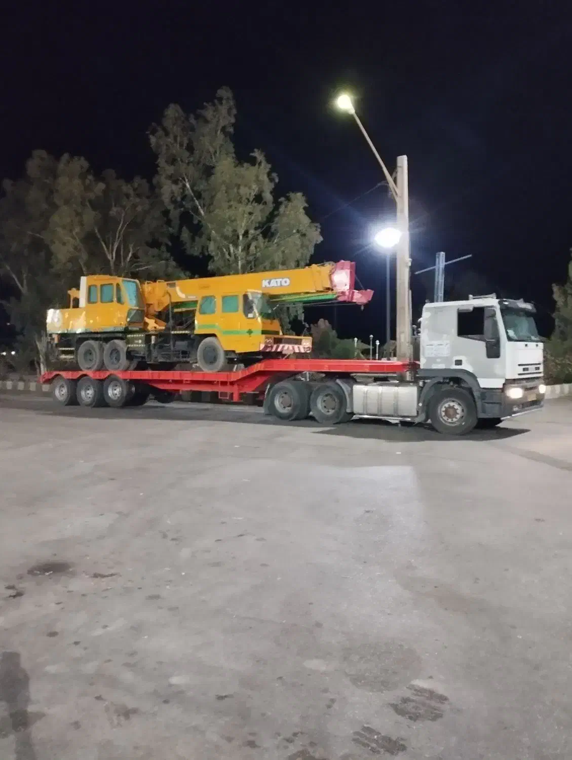 ایویکو ۴۴۰|خودرو سنگین|ری, کارخانه سیمان|دیوار