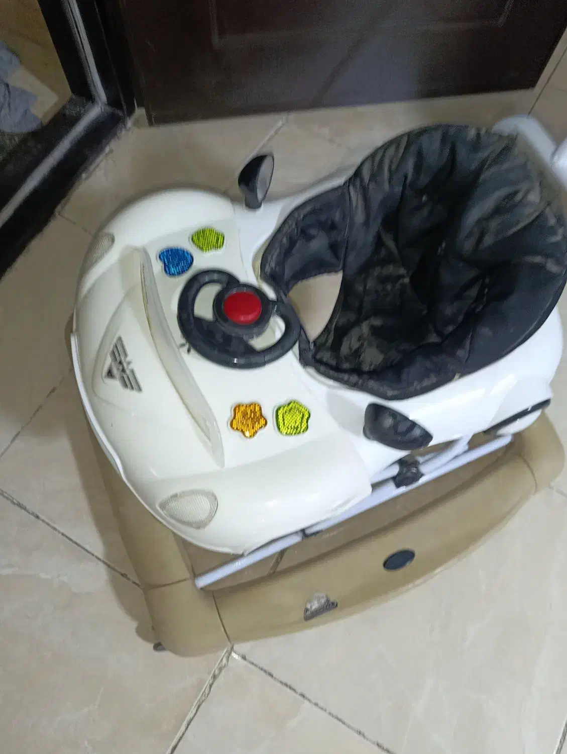 روروئک|تخت و صندلی بچه|شهریار, رضی آباد بالا|دیوار