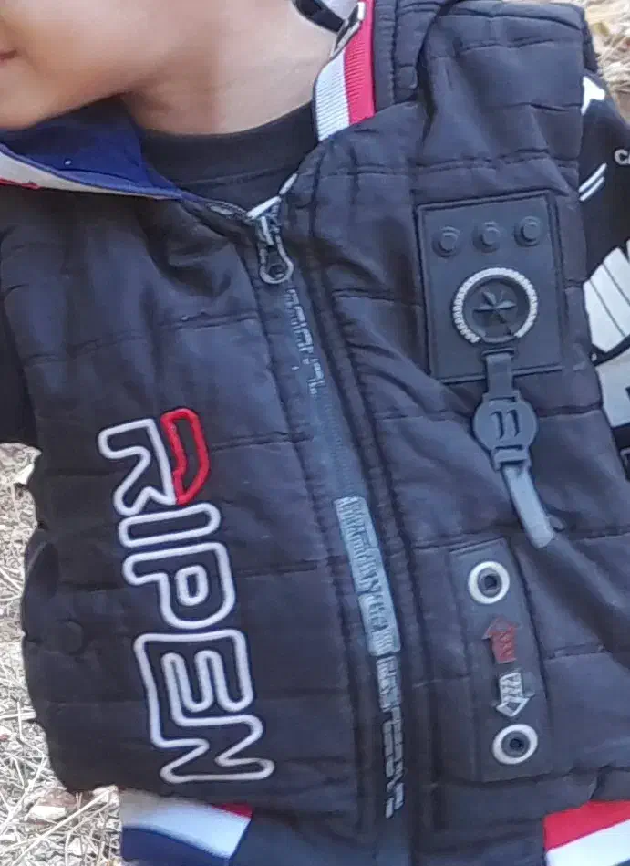 بلوز به همراه  جلیقه|کفش و لباس بچه|مریوان, |دیوار