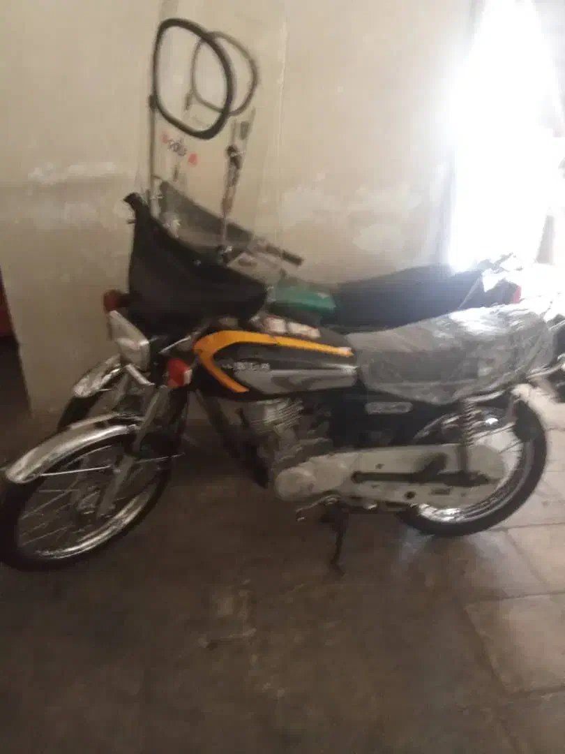 موتور 125 مدل 83|موتورسیکلت|تهران, بوستان بعثت (باغ آذری)|دیوار