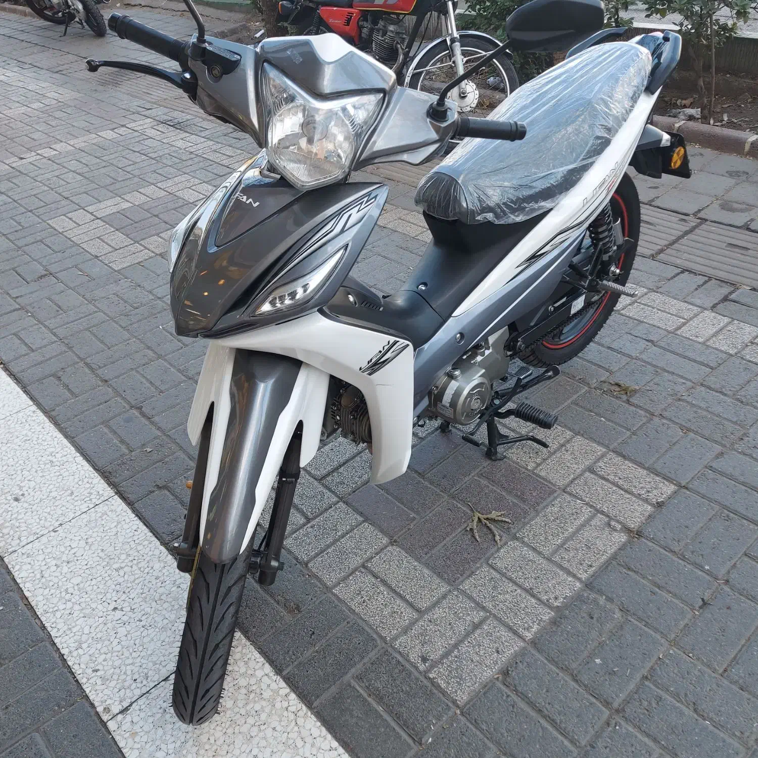 بی کلاچ کارکرده در حد صفر|موتورسیکلت|مشهد, فرهنگ|دیوار