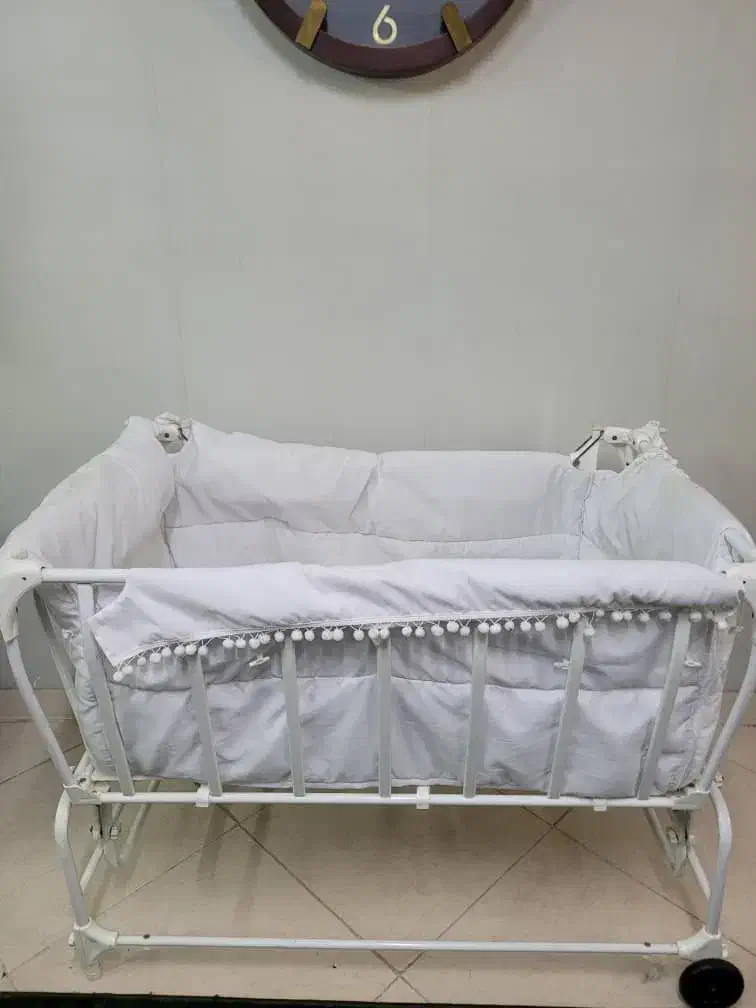 فروش ویژه فقط ۲۰۰ تومن|تخت و صندلی بچه|رشت, فرزانه|دیوار