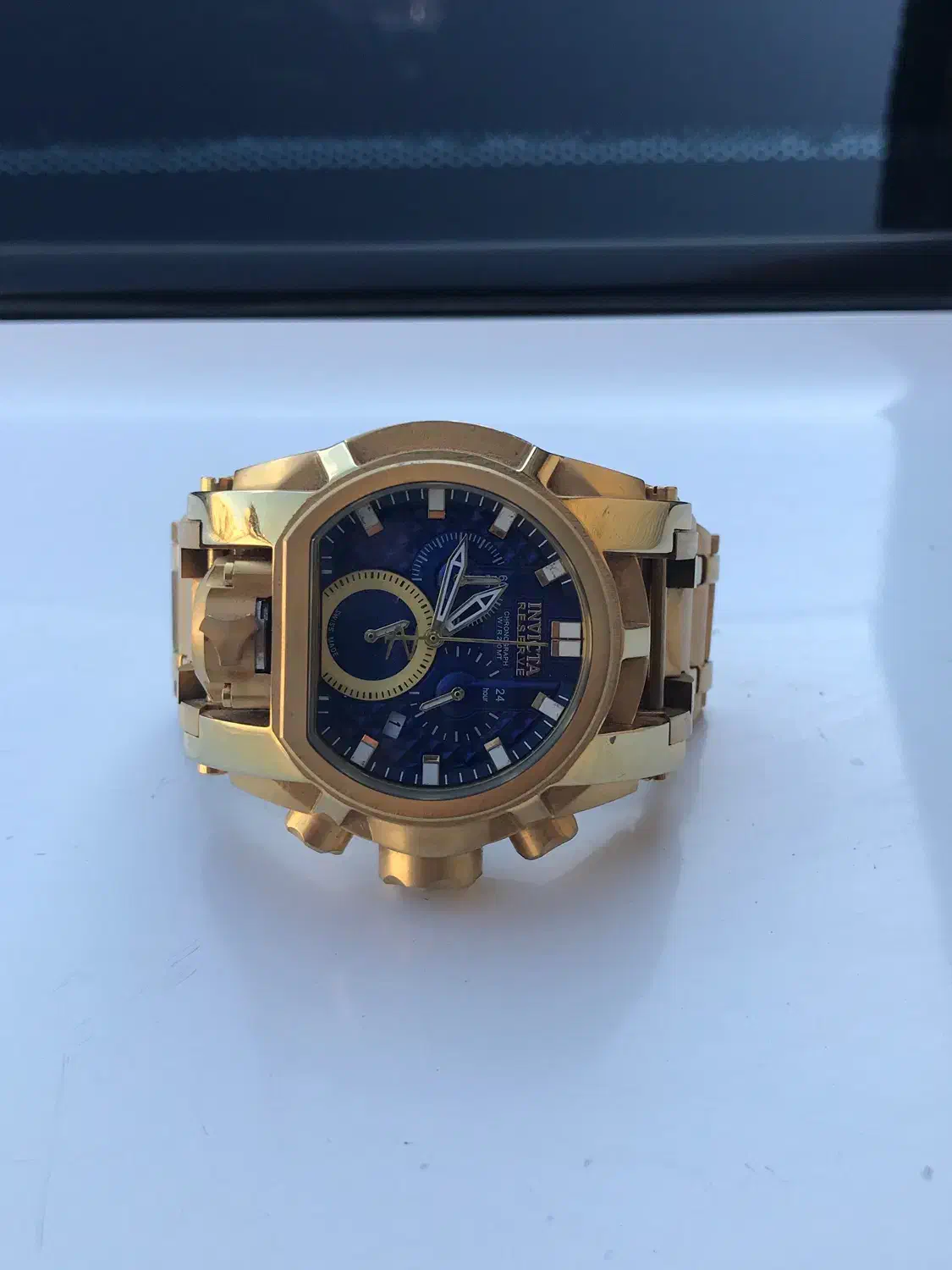 ساعت|ساعت|رشت, خبرنگار|دیوار