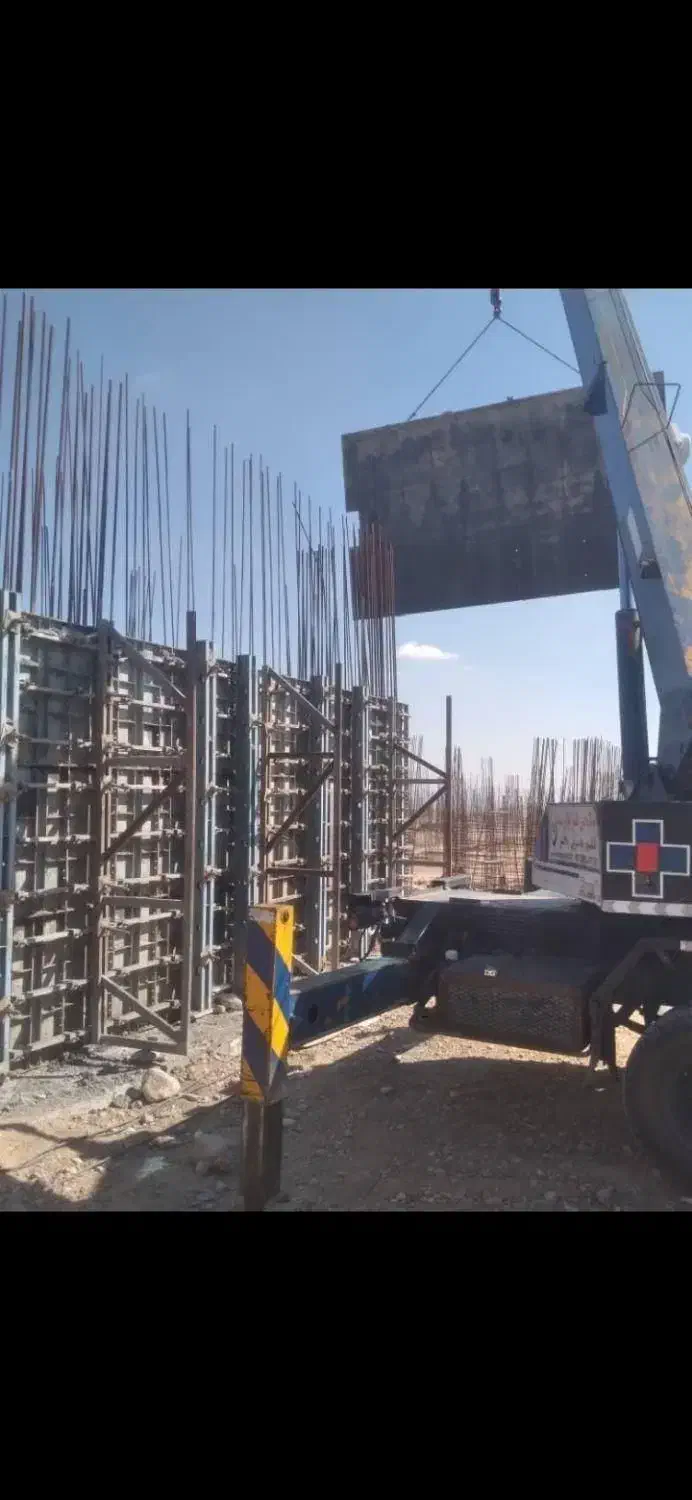 استاد کار آرماتوربندو قالب بند و سیم بند|استخدام معماری، عمران و ساختمانی|فسا, |دیوار