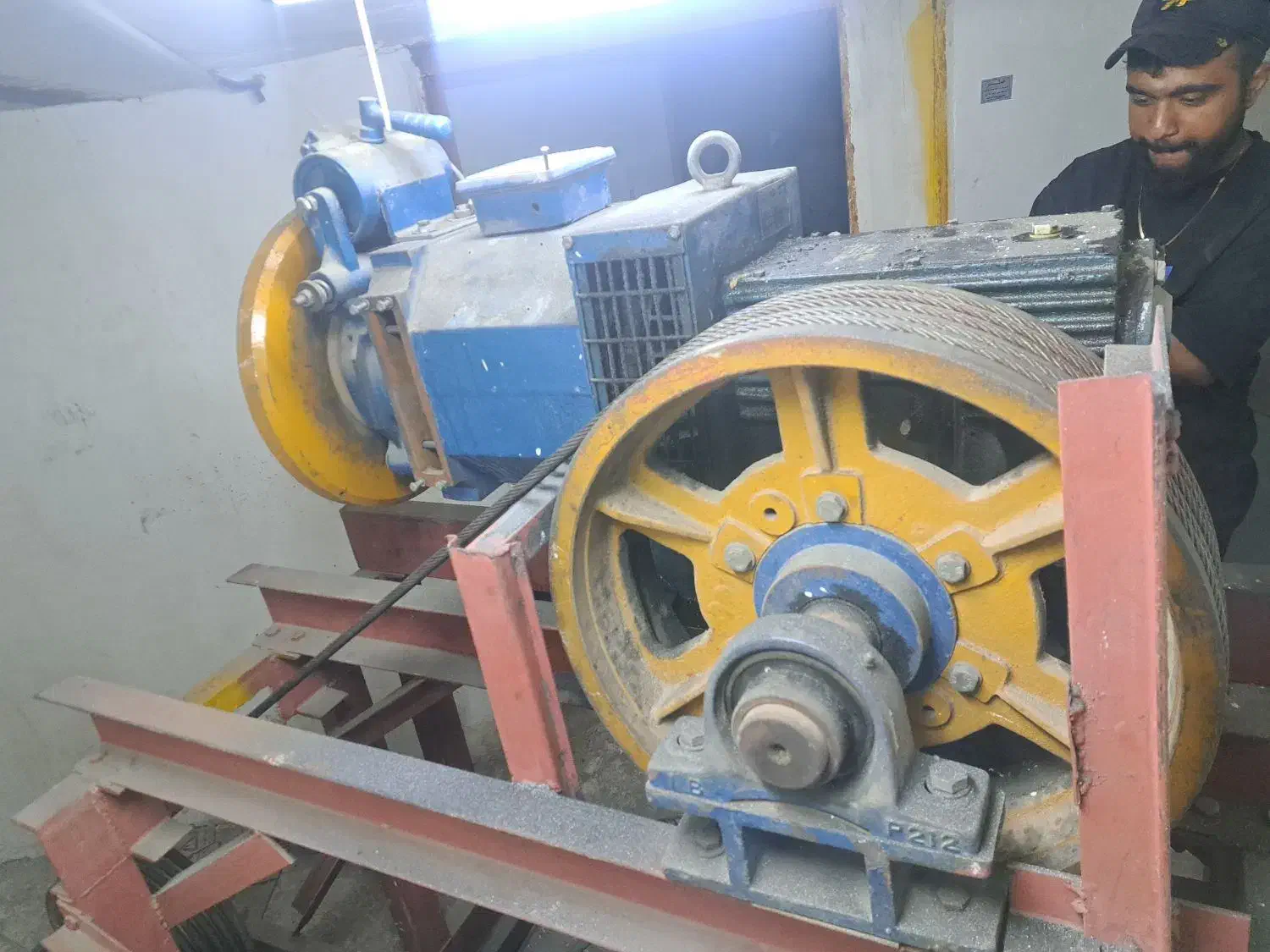 آسانسورتعمیرموتورگیربکس|خدمات پیشه و مهارت|ارومیه, |دیوار