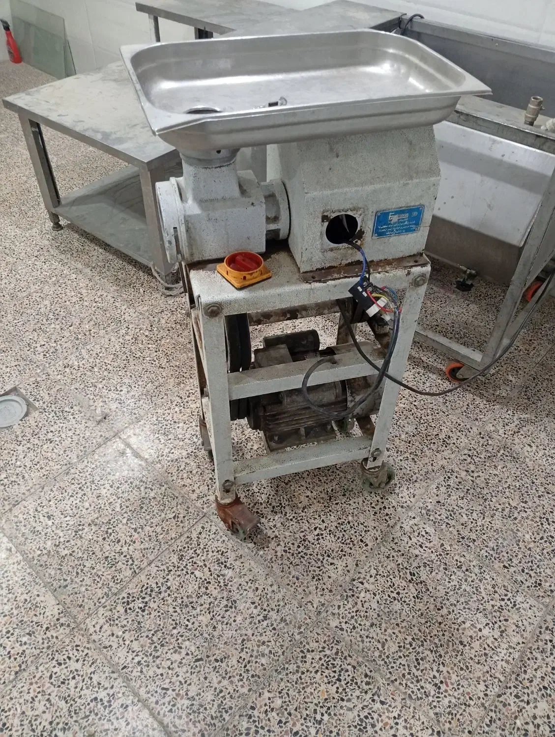 چرخ گوشت زیر قیمت بازار|سایر لوازم برقی|مرودشت, ژیان|دیوار