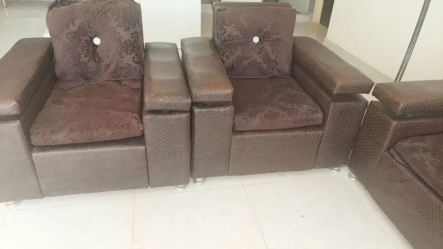 مبل راحتی ۷ نفره|مبلمان خانگی و میز عسلی|اراک, |دیوار