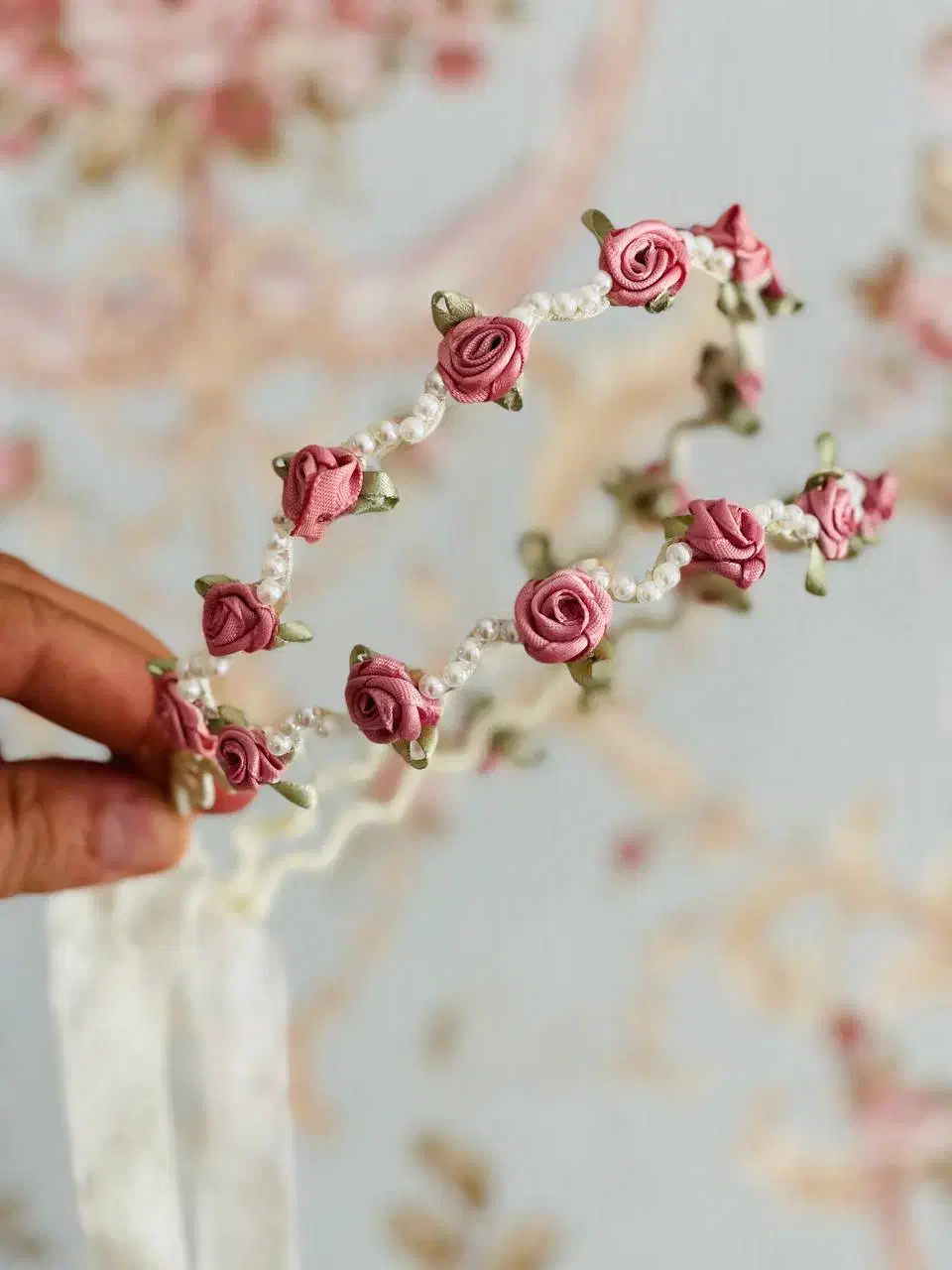 هدیه روز دانش اموز|زیورآلات و اکسسوری|قم, نخودی|دیوار