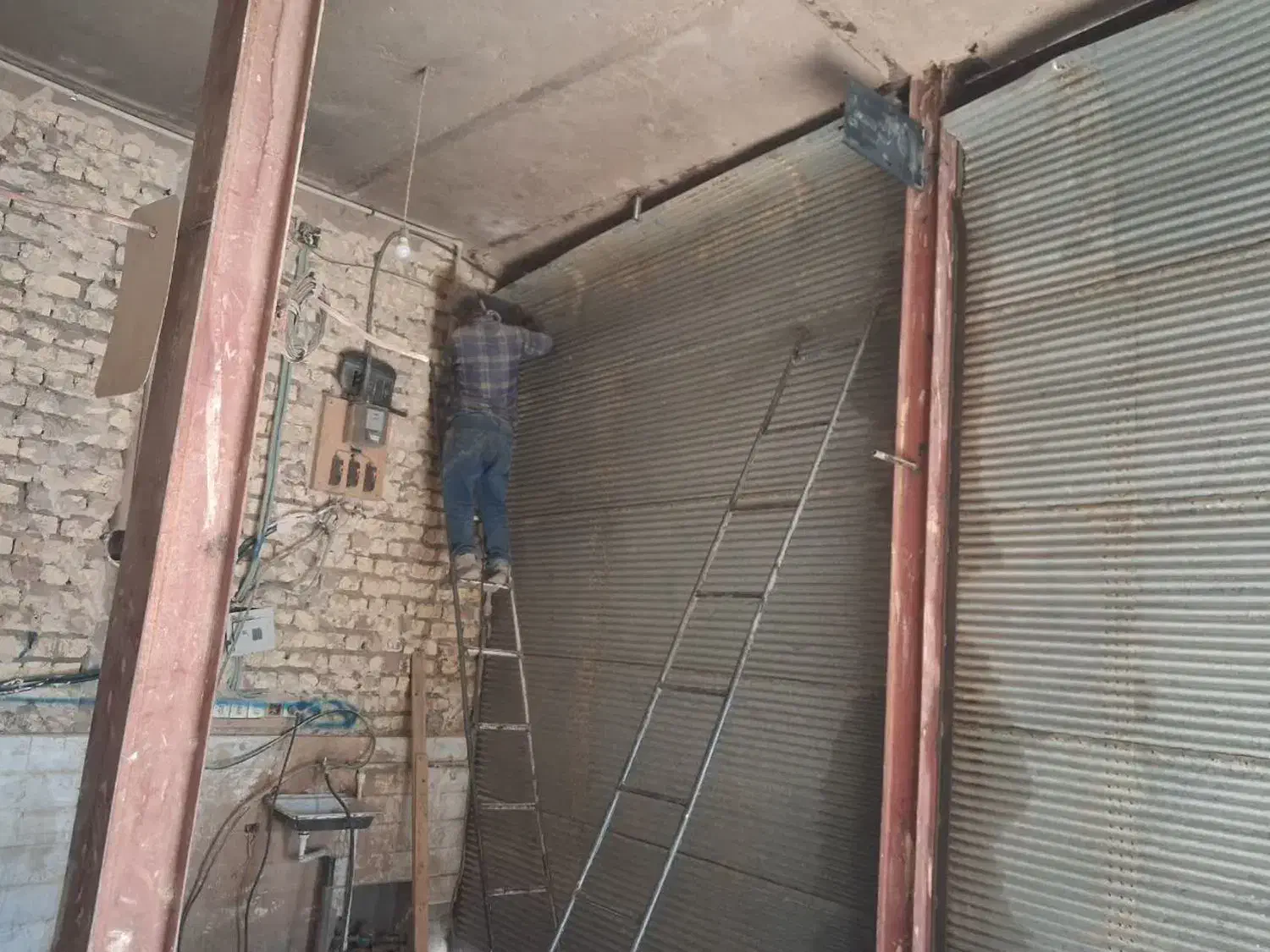 تعمیر کرکره و ساخت کرکره برقی و تعمیر فنر|خدمات پیشه و مهارت|قم, دانش|دیوار