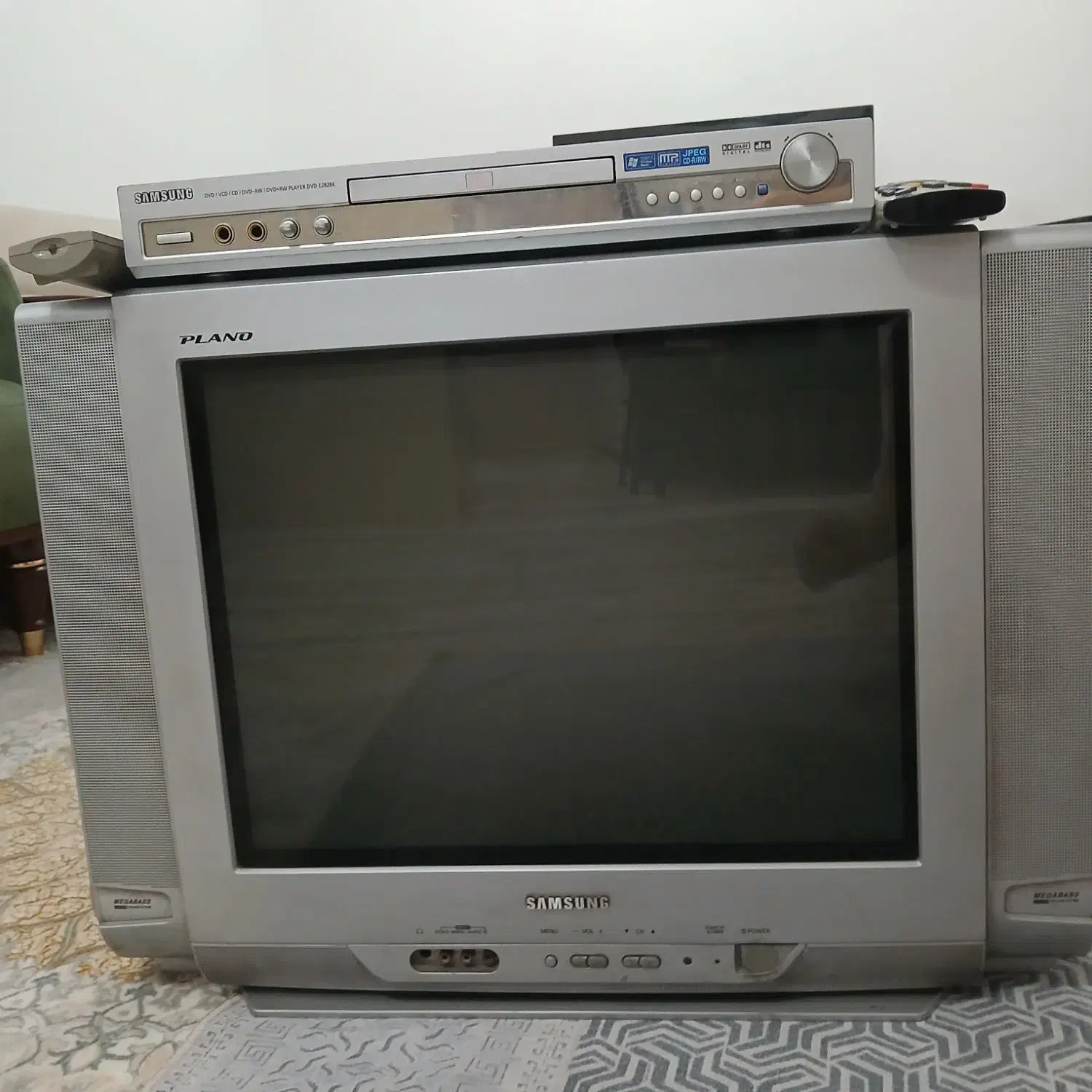 فروش تلوزیون ودستگاه سی دی|سیستم صوتی خانگی|رشت, آب آسیاب|دیوار