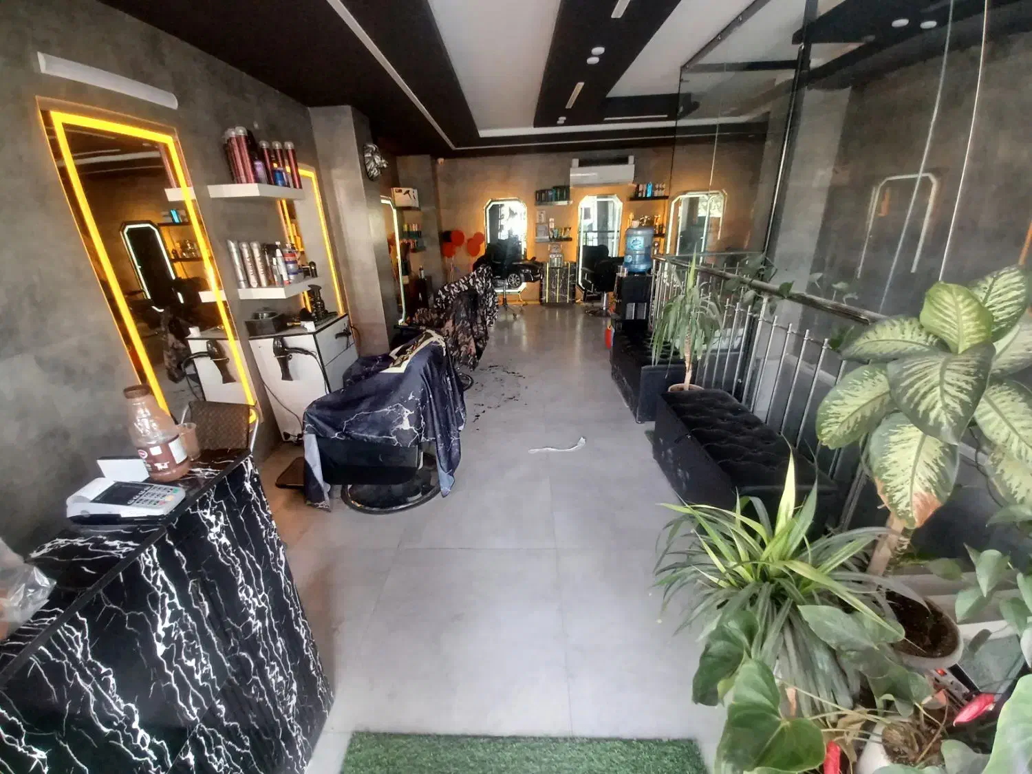 استخدام آرایشگر ماهر و کارآموز آقا|استخدام درمانی، زیبایی، بهداشتی|اصفهان, شهرک امام زمان|دیوار