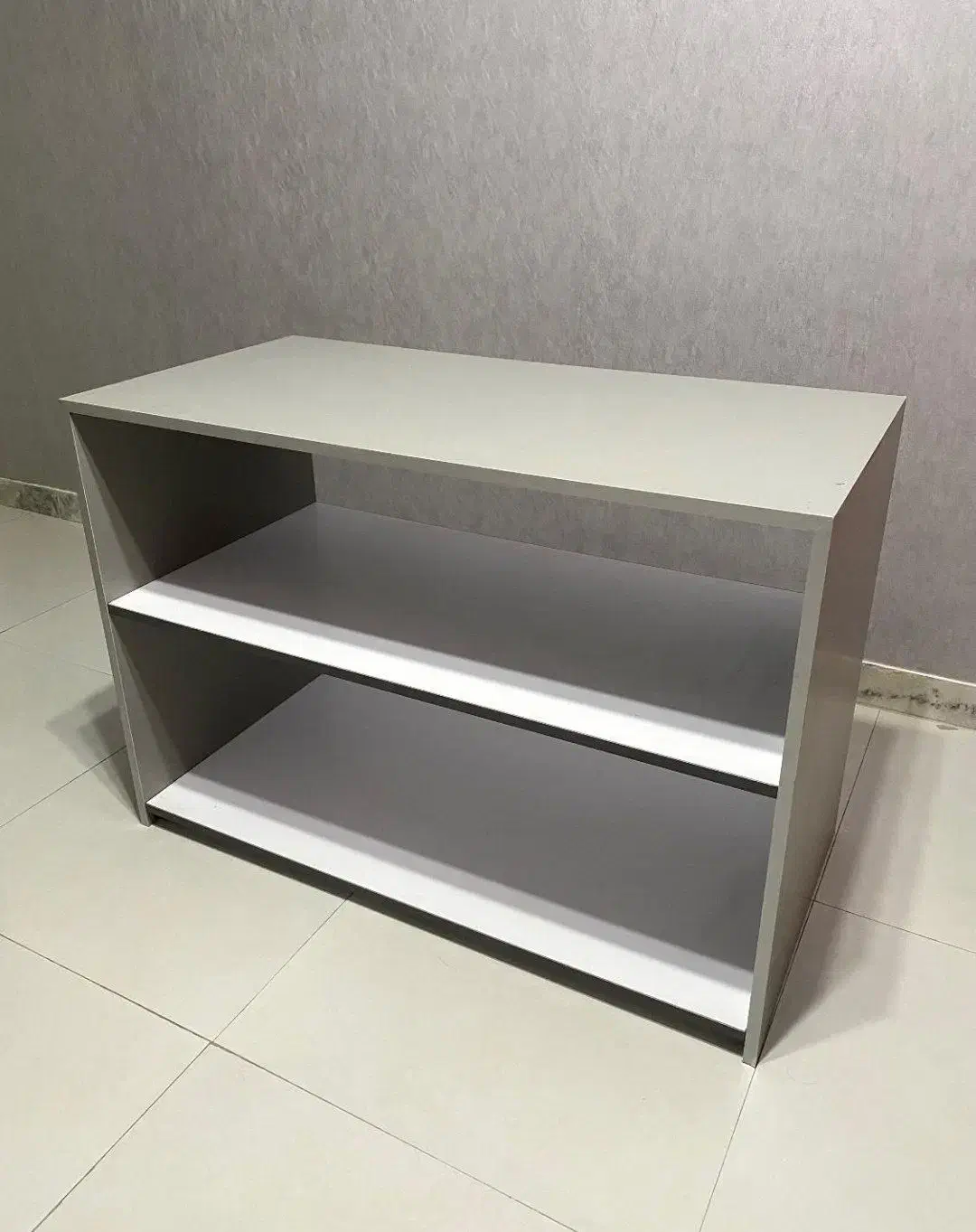 دکور مغازه پارکت لامپ کشویی رگال و پیشخوان|حراج|تهران, نازیآباد|دیوار