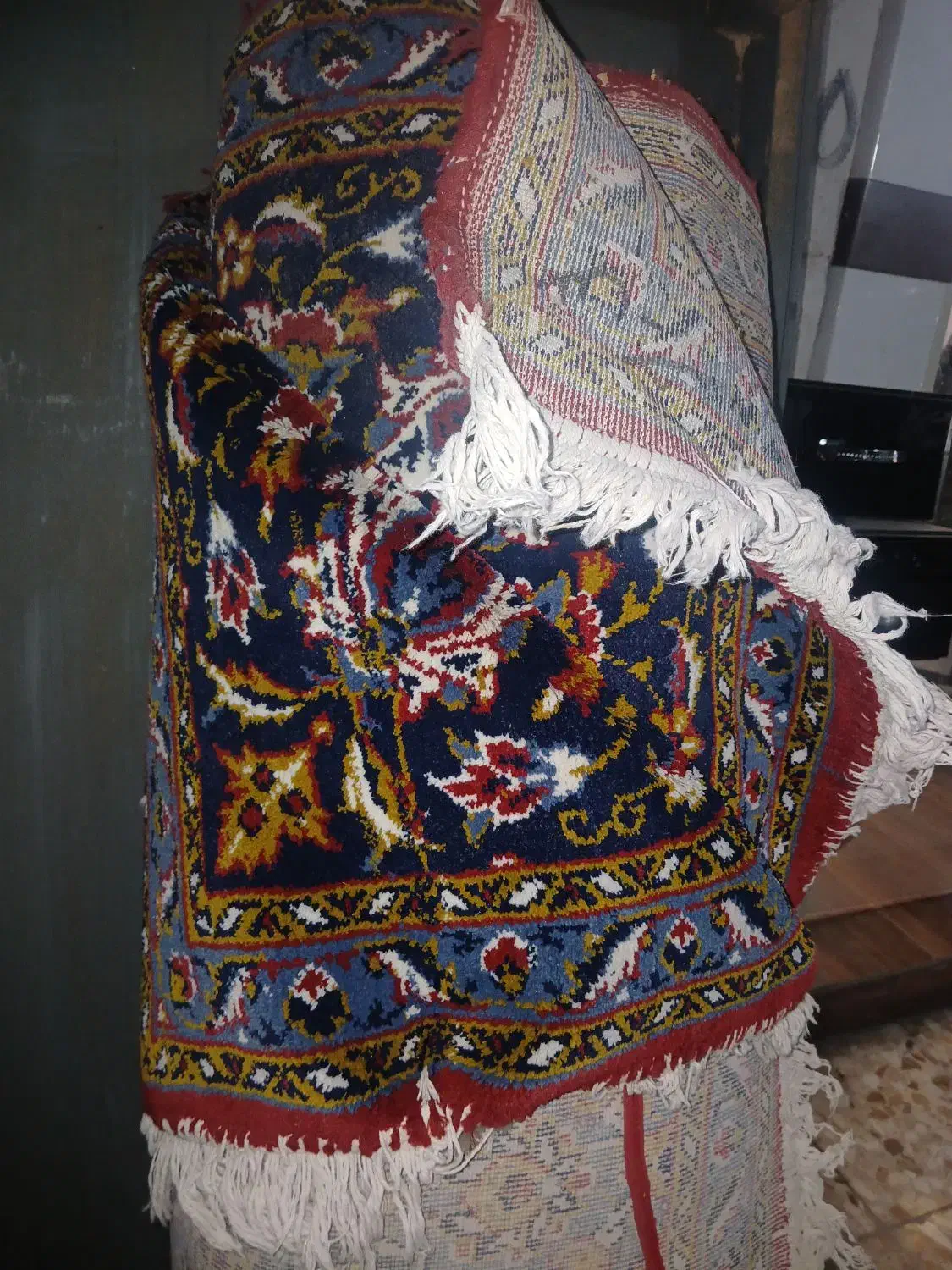 یک فرش ۱۲ متری ویک ۹ متری پشم قدیمی|فرش|خرم‌آباد, |دیوار