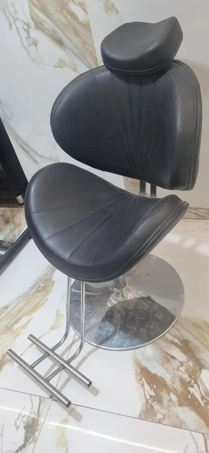 صندلی|صندلی و نیمکت|فردوس (خراسان), |دیوار