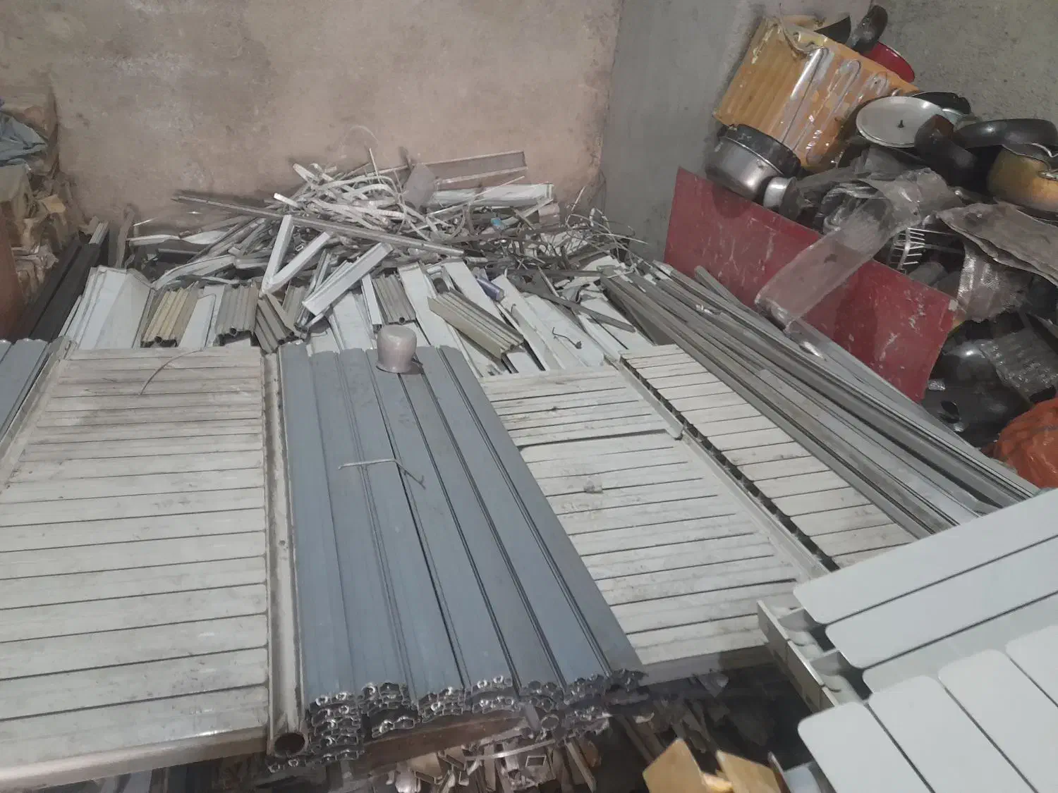 خریدارضایعات‌آهن‌مس‌سیم‌کابل‌ آلومینیوم فلزات‌رنگی|خدمات پیشه و مهارت|تهران, زعفرانیه|دیوار