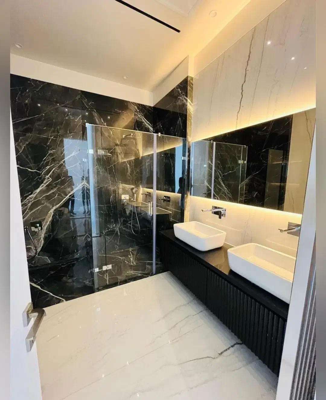 اجاره ۳۲۰ متر فرمانیه/عمارتی مجلل/هتلینگ ۵ ستاره