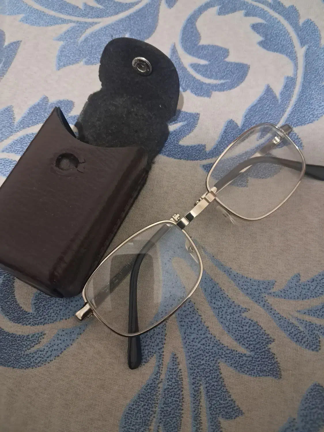 یک عدد عینک تاشو|اشیا|گلپایگان, |دیوار