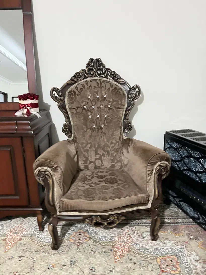 مبل سلطنتی ۹ نفره عالی|مبلمان خانگی و میز عسلی|قوچان, |دیوار