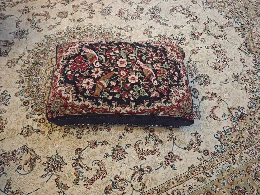 پشتی قالی|پشتی|بم, |دیوار