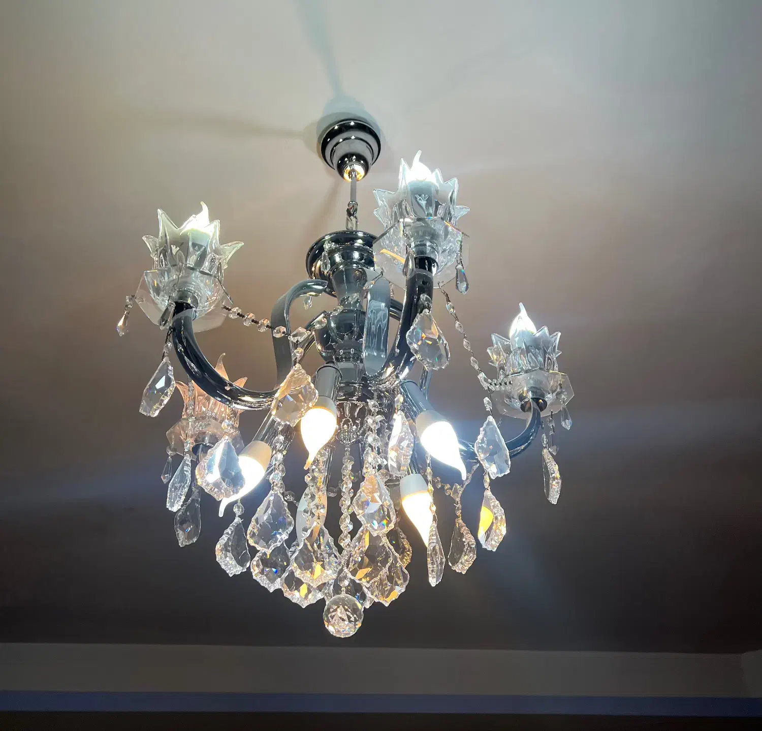 لوستر در حد کاملا نو|لوستر و چراغ آویز|تبریز, |دیوار