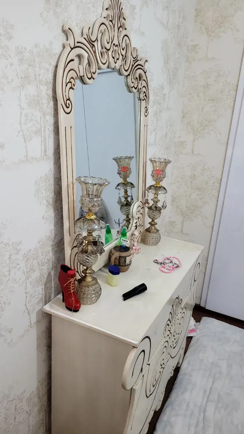 سرویس خواب|تخت و سرویس خواب|گلبهار, شهر جدید گلبهار|دیوار