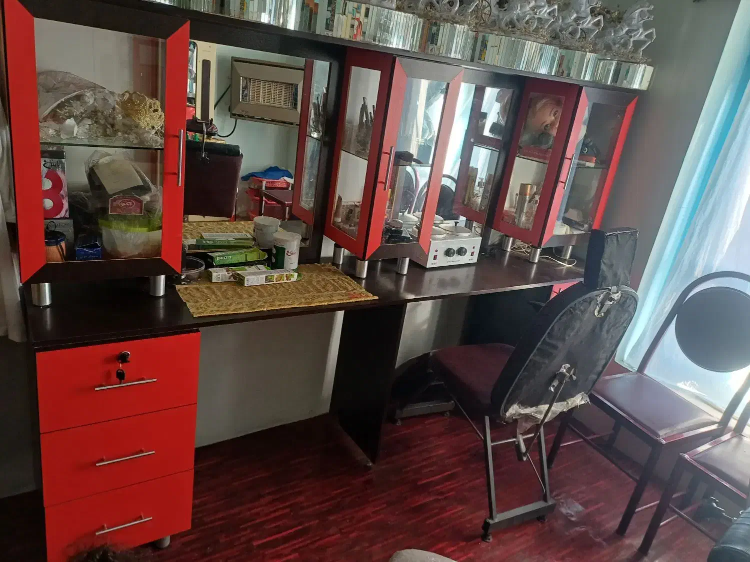 فروش کلیه لوازم آرایشگاه زنانه|آرایشگاه و سالن‌های زیبایی|خلخال, |دیوار