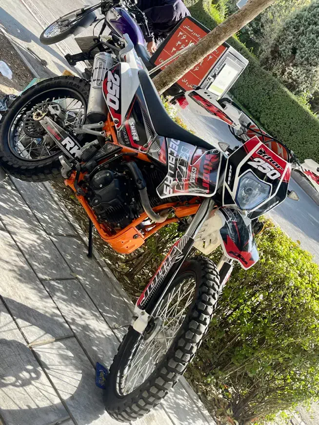 فلات ۴۰۲|موتورسیکلت|مشهد, تربیت (صدف)|دیوار