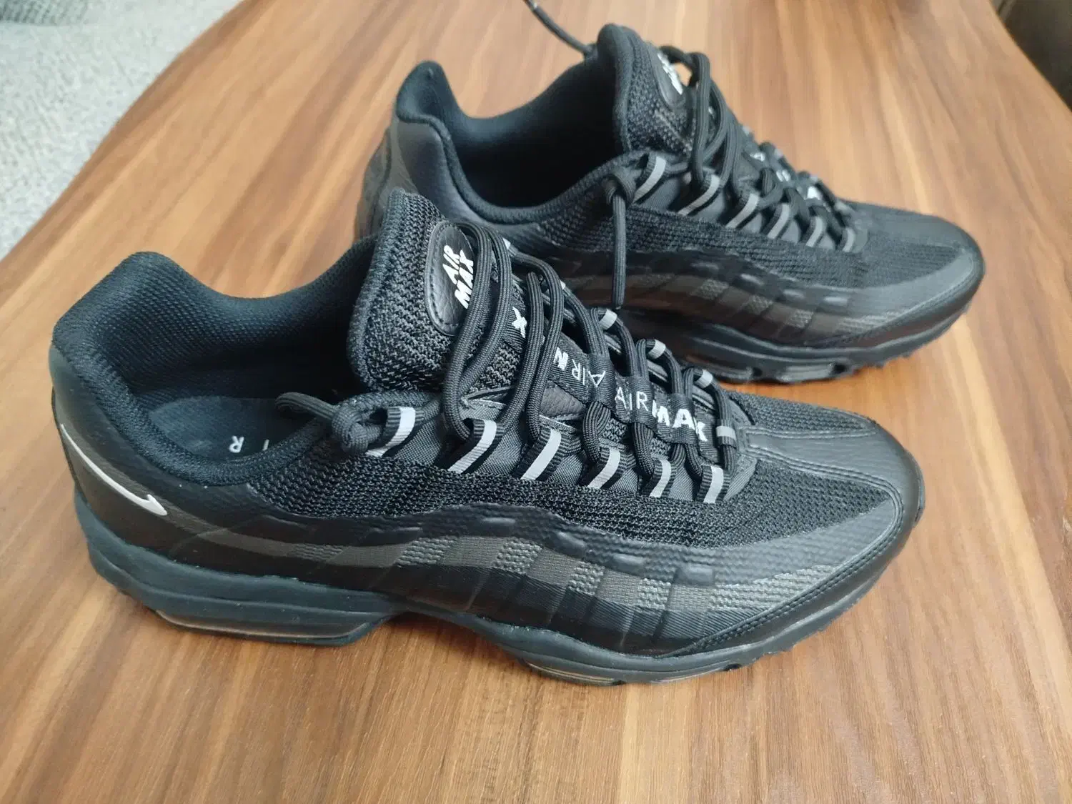 نایک ارجینال|کیف، کفش، کمربند|ری, شهادت|دیوار