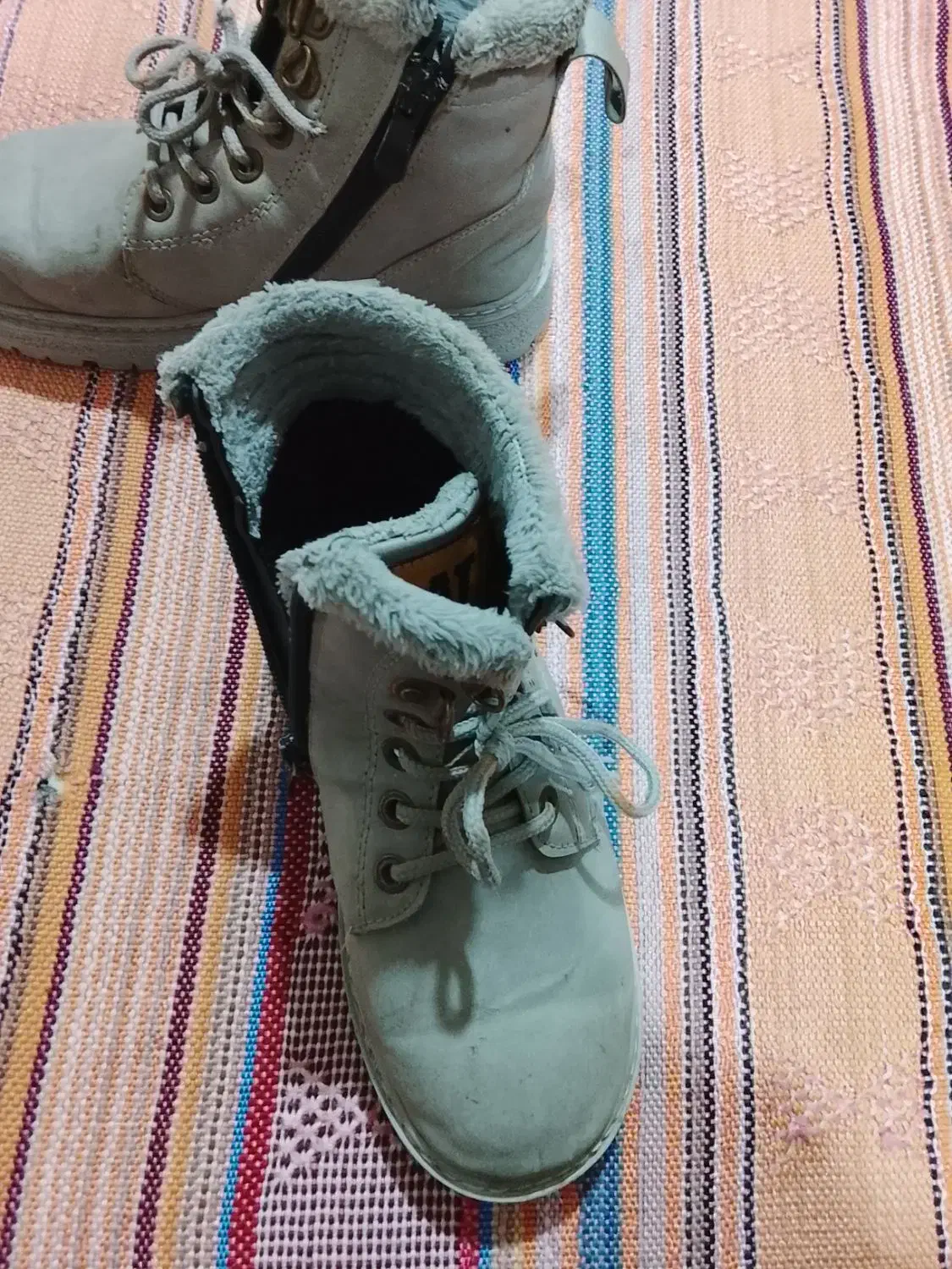 کاپشن پشمی وپوتین بچگانه درحدنو|کفش و لباس بچه|جوانرود, |دیوار