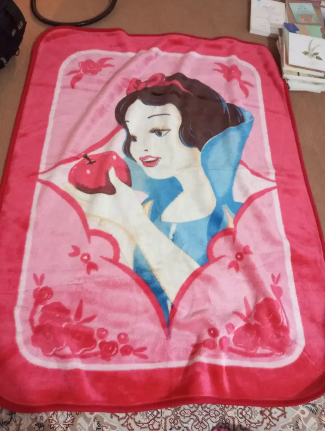 پتوی دخترونه سالم و تمیز در حد نو|رختخواب، بالش، پتو|قم, شهرک قدس|دیوار