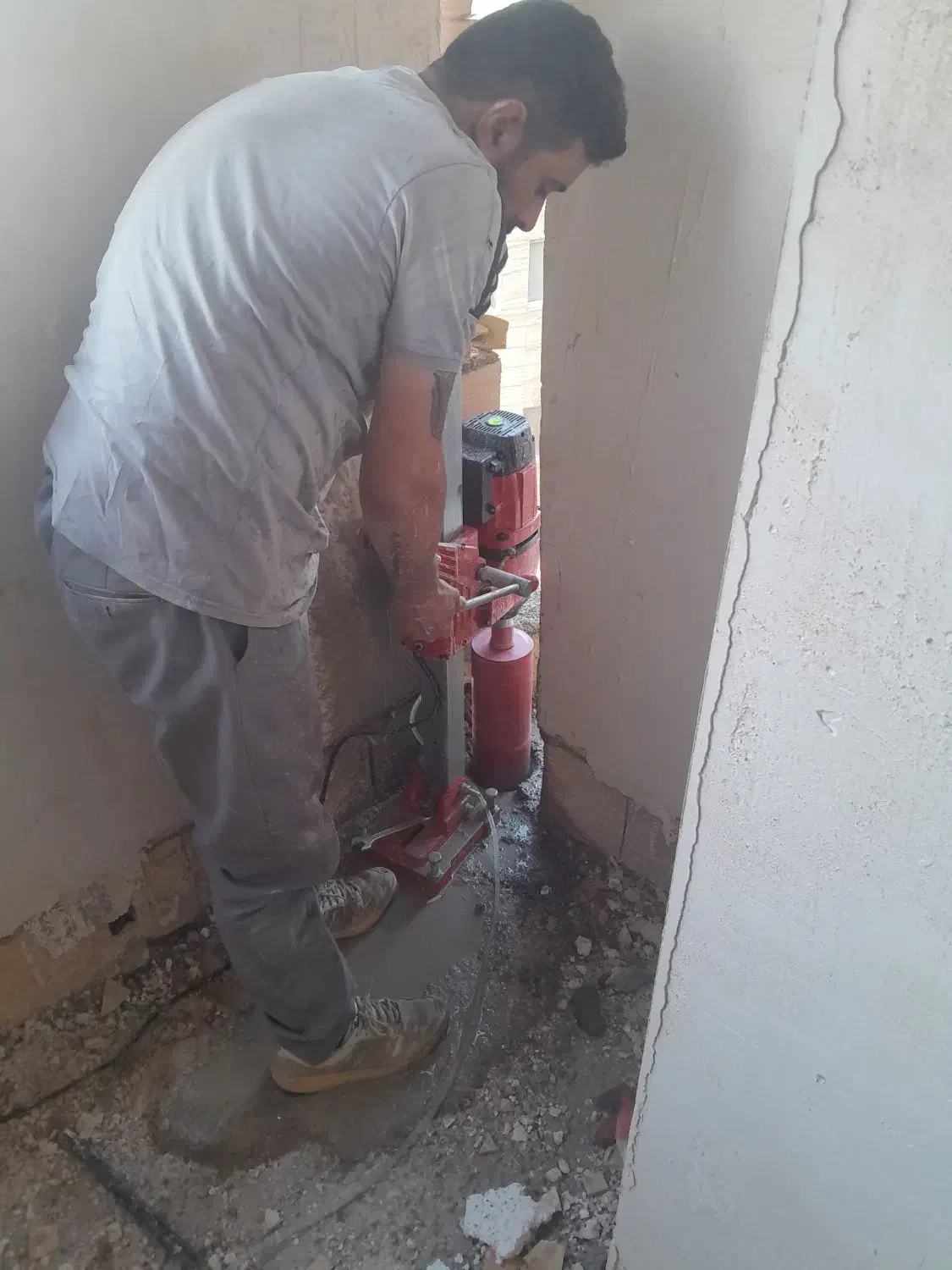 کرگیری وسوراخکاری|خدمات پیشه و مهارت|ارومیه, |دیوار