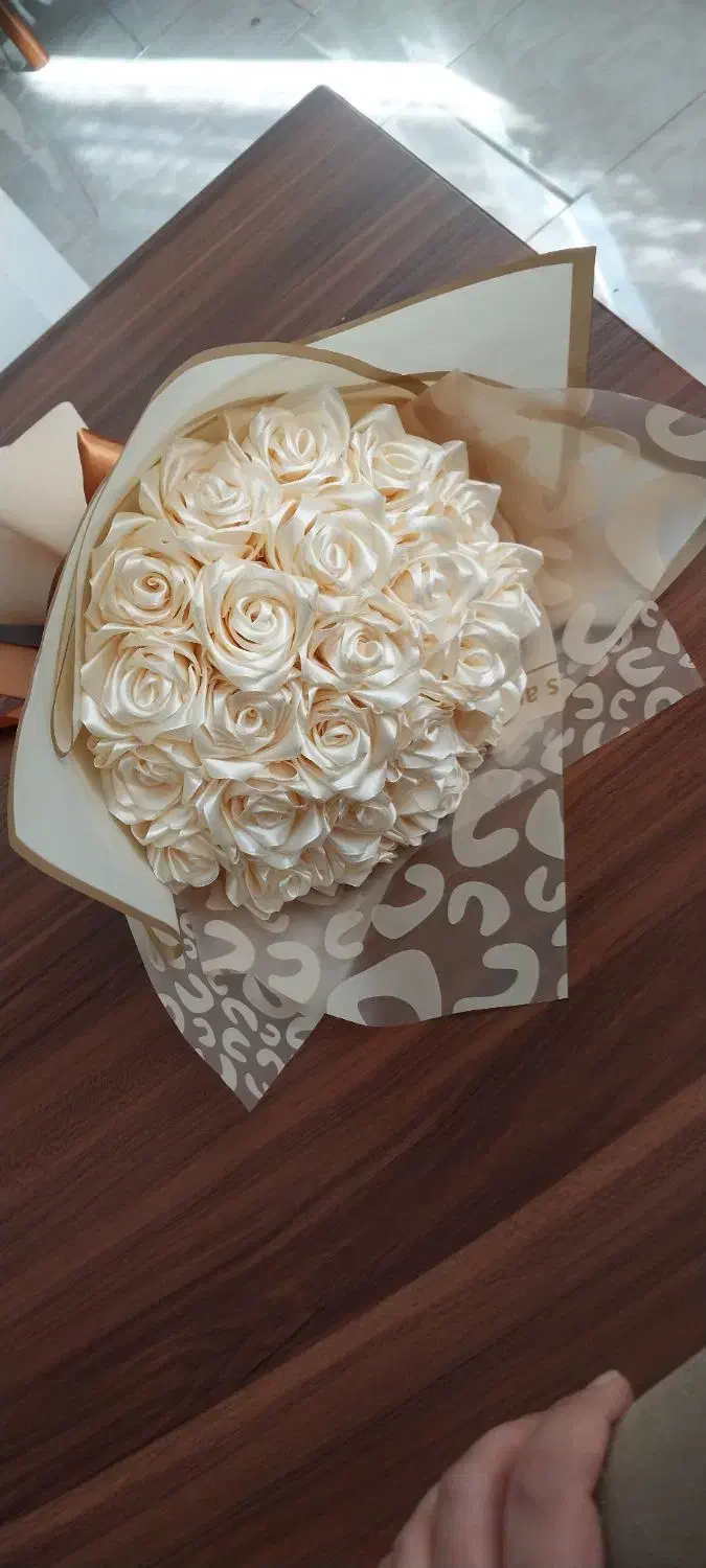 دسته گل ربانی کِرمی|گل مصنوعی|مشکین‌دشت, |دیوار