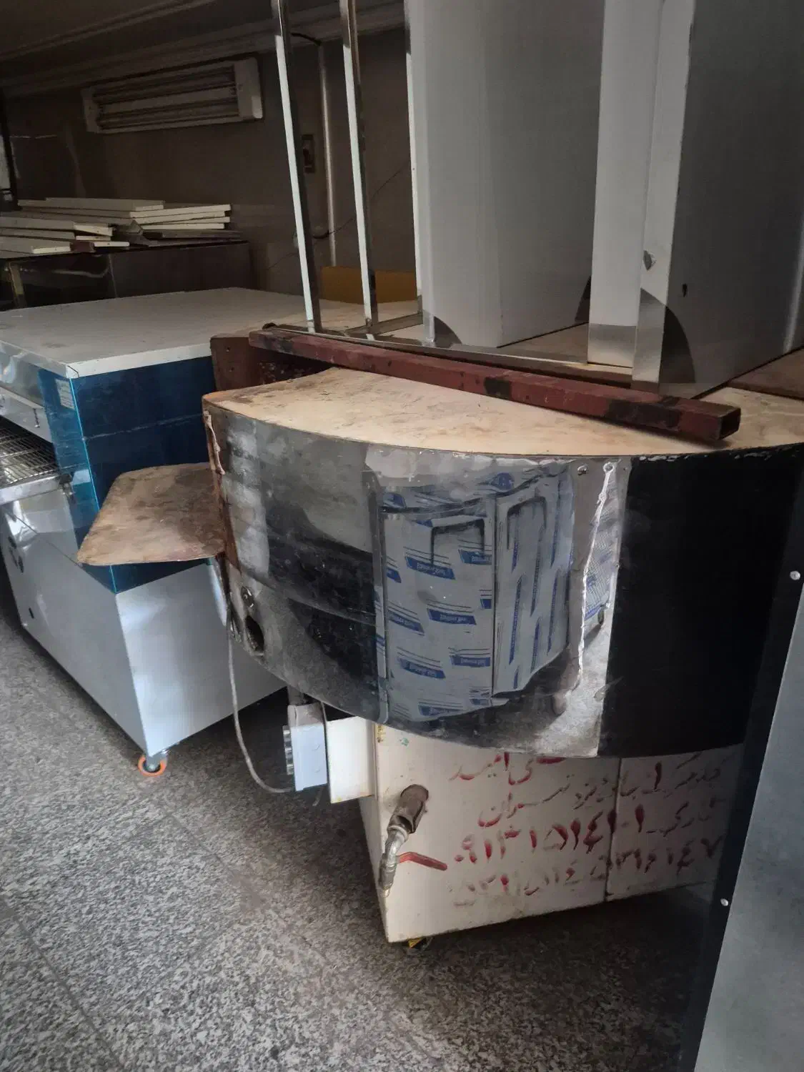 فر پیتزا گردون|کافیشاپ و رستوران|یزد, |دیوار