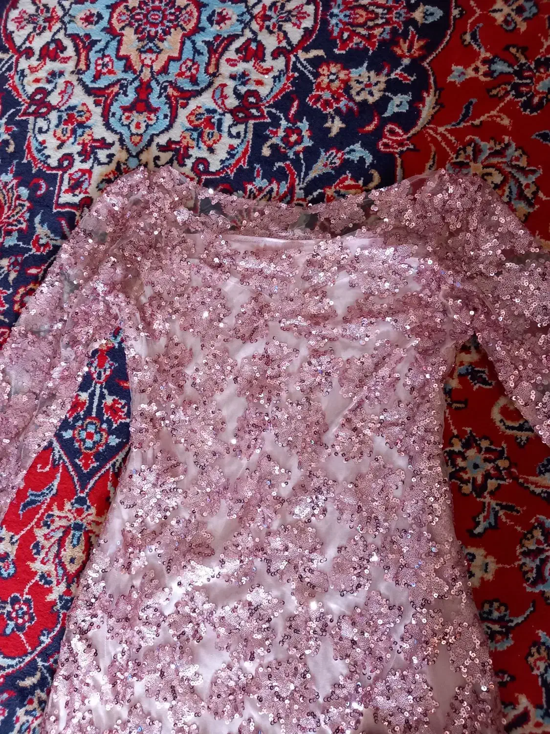 لباس مجلسی|لباس|کارون, |دیوار