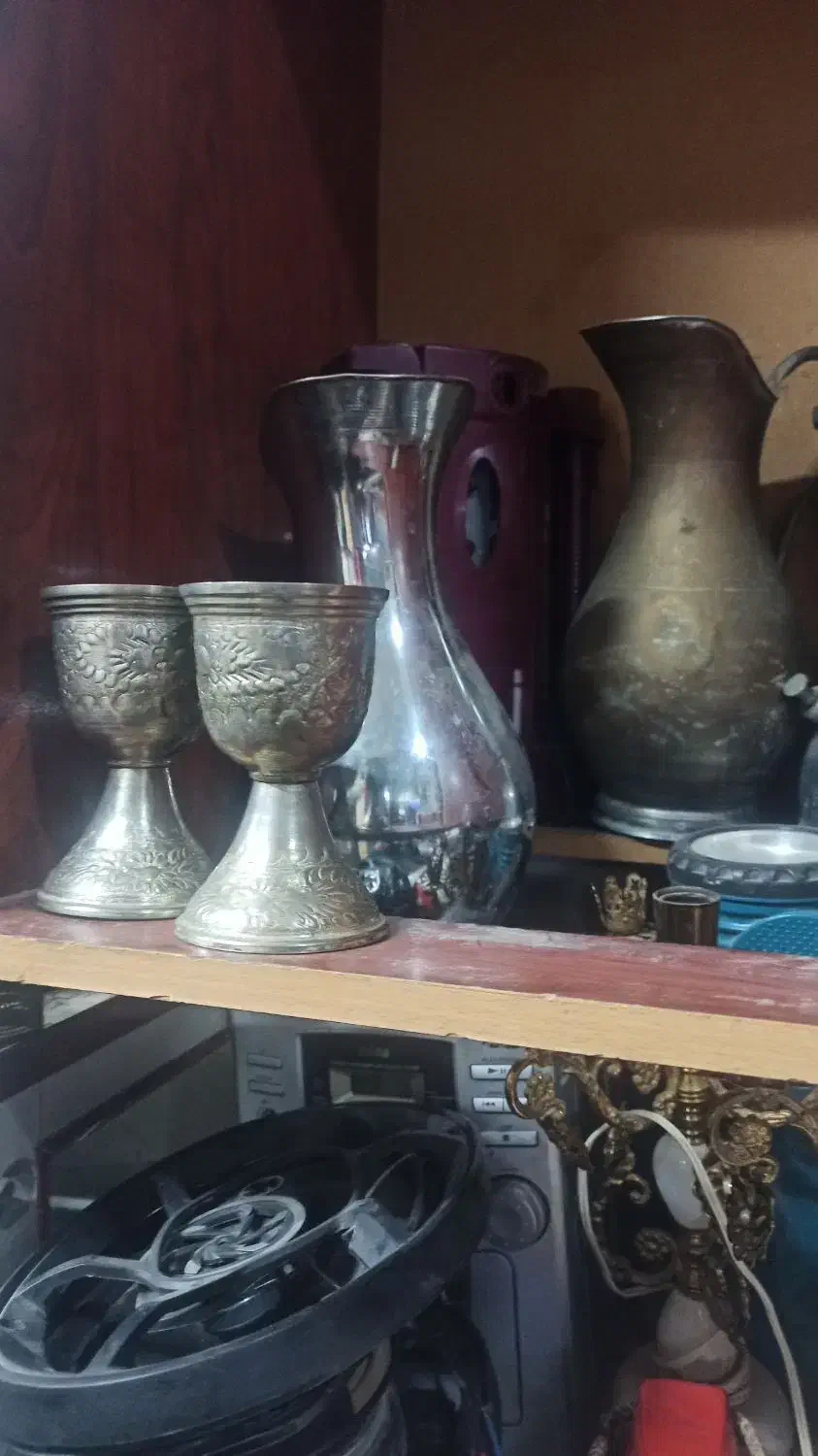 یک عددسماور عالی نسب وچراغ طوری ودوععدپارچ ولیوان|کلکسیون اشیاء عتیقه|بیرجند, |دیوار