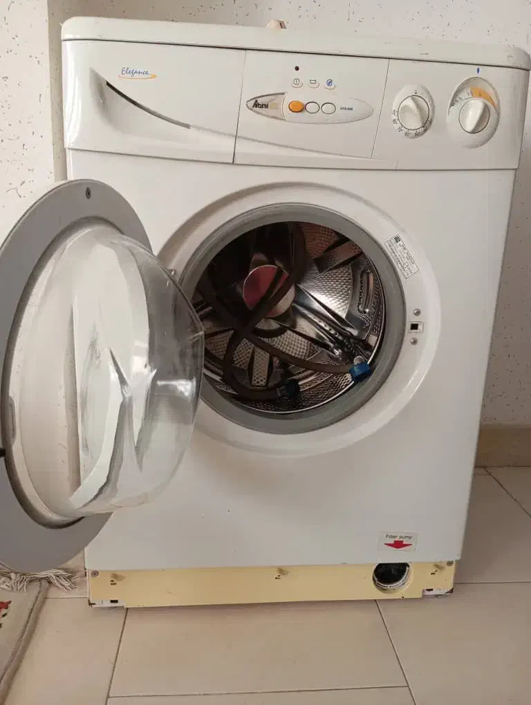 لباسشویی 5کیلوی سالم بدون پوسیدگی و تعمیرات و رحد|ماشین لباسشویی و خشککن لباس|پرند, فاز ۶|دیوار