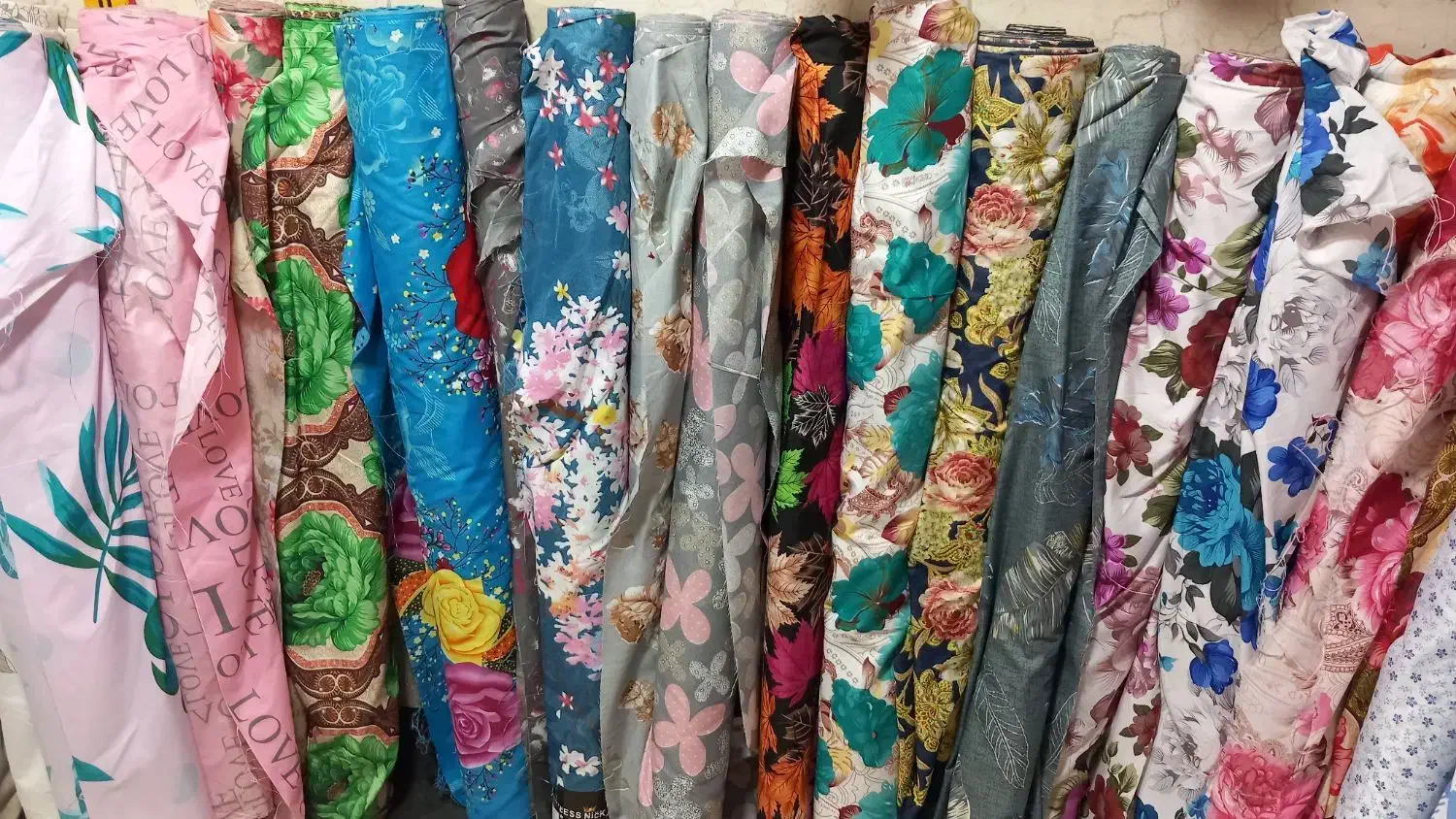 پارچه لحافی(ملحفه)|رختخواب، بالش، پتو|اسلامشهر, شهرک قائمیه|دیوار