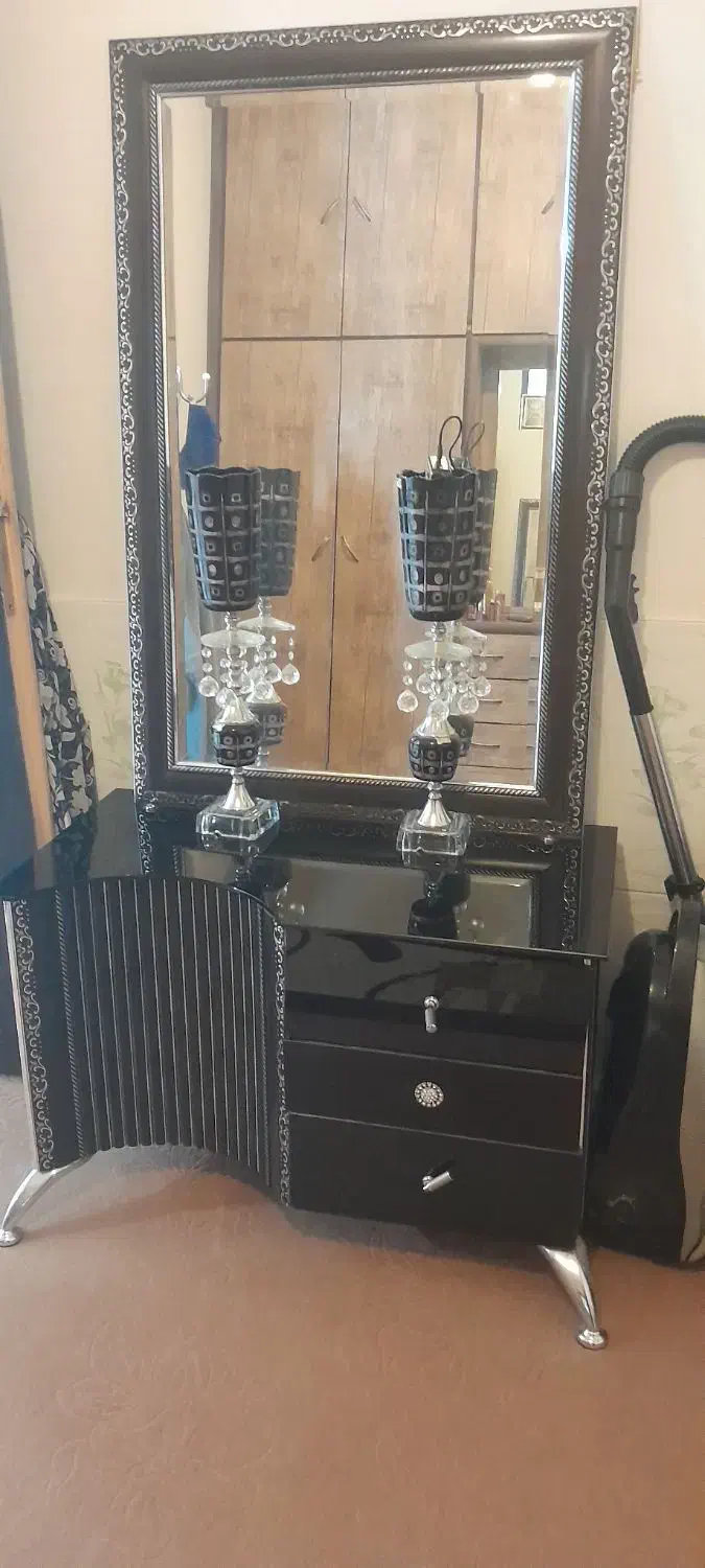 اینه شمعدون درحدنو سالم مناسب جهیزیه|بوفه، ویترین، کنسول|مشهد, ترمینال|دیوار