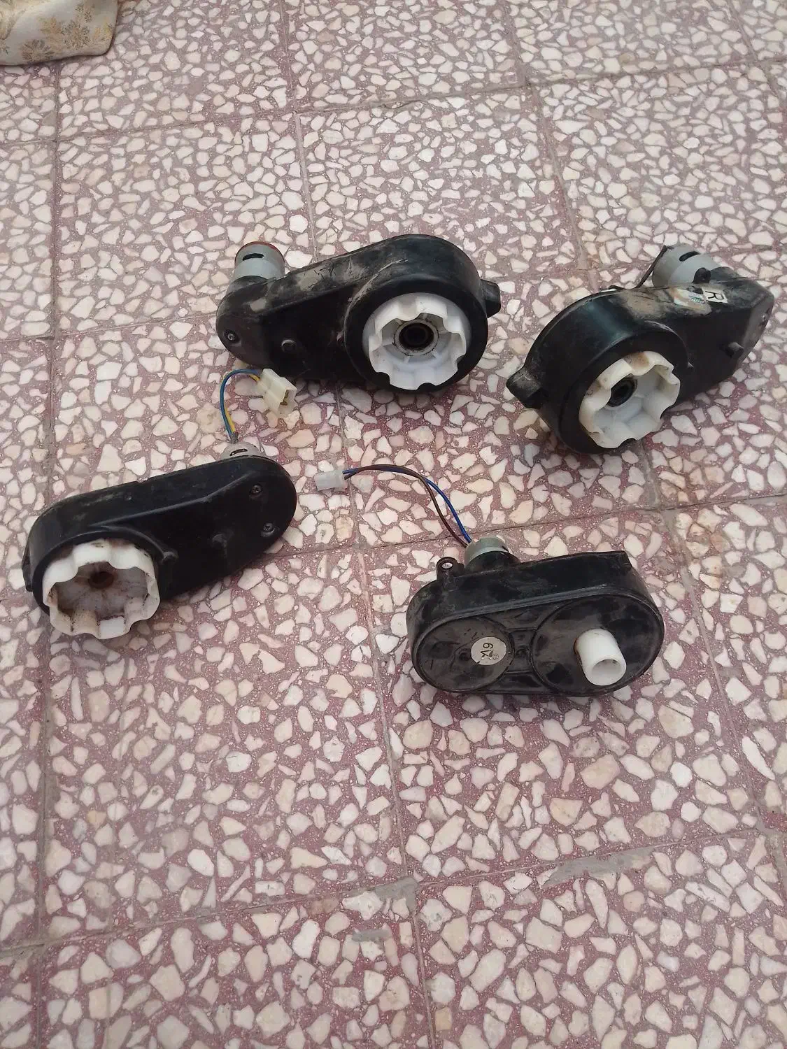 موتور ماشین شارژی|اسباب‌بازی بچه|قم, شهر قائم|دیوار