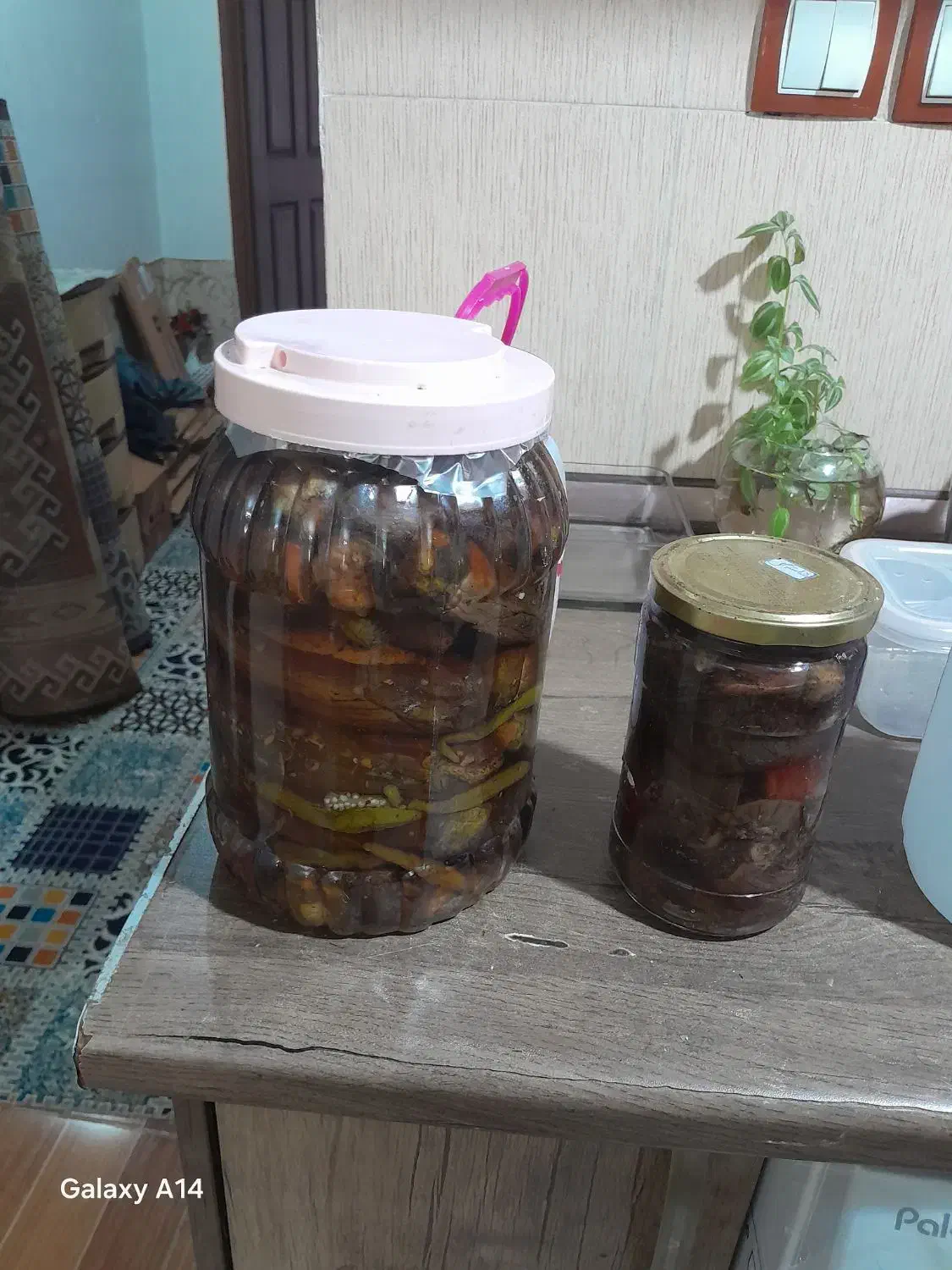 ترشی بادمجان شکم پر محلی|خوردنی و آشامیدنی|رشت, رودبارتان|دیوار