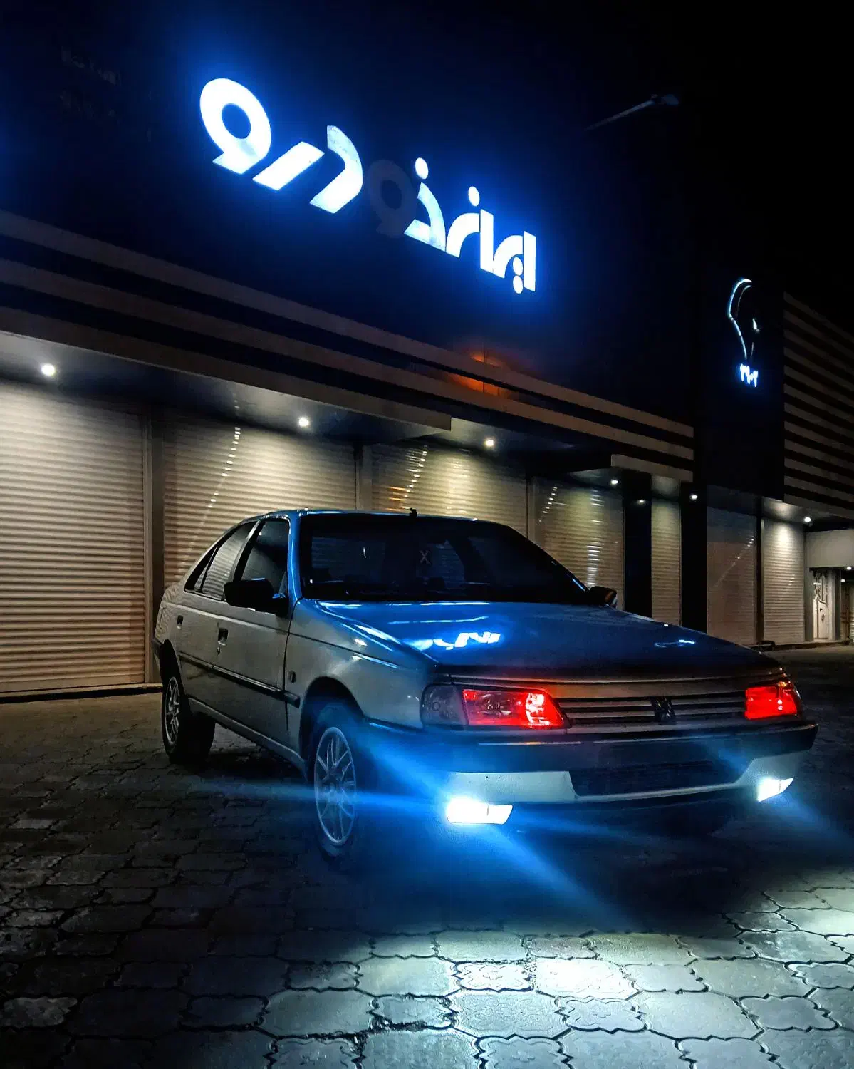 پژو ۴۰۵|خودرو سواری و وانت|شاهین دژ, |دیوار