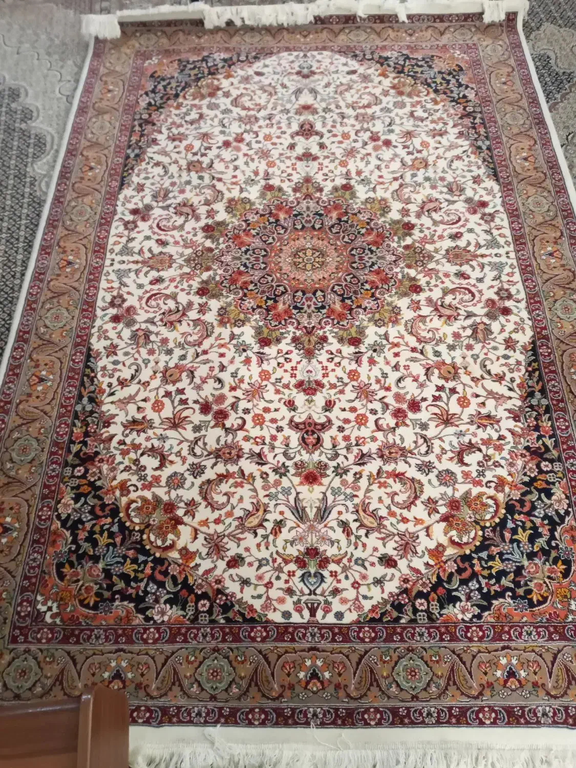 فرش نو|فرش|کرج, حسین‌آباد|دیوار