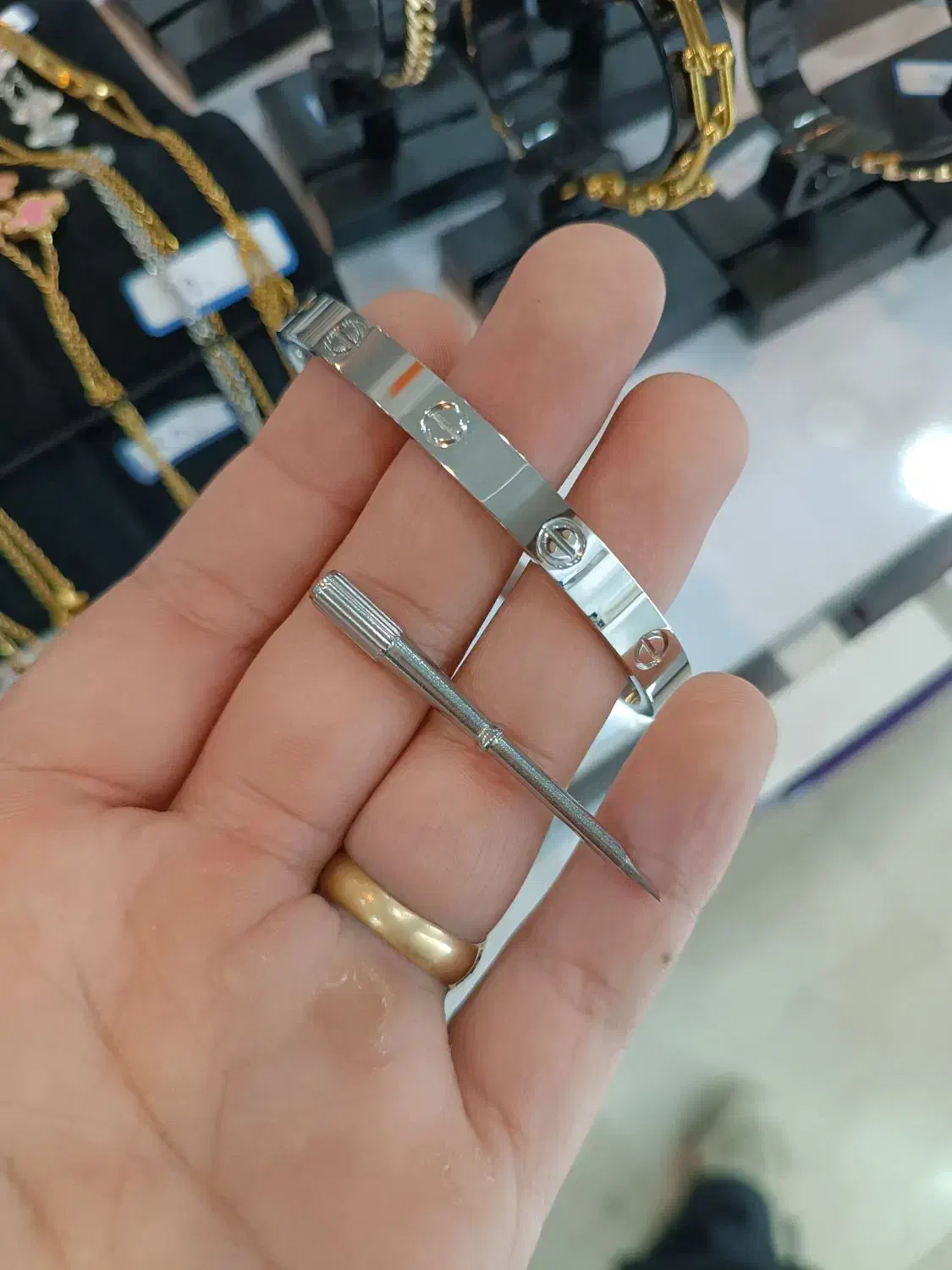 پیچی|بدلیجات|دورود, |دیوار