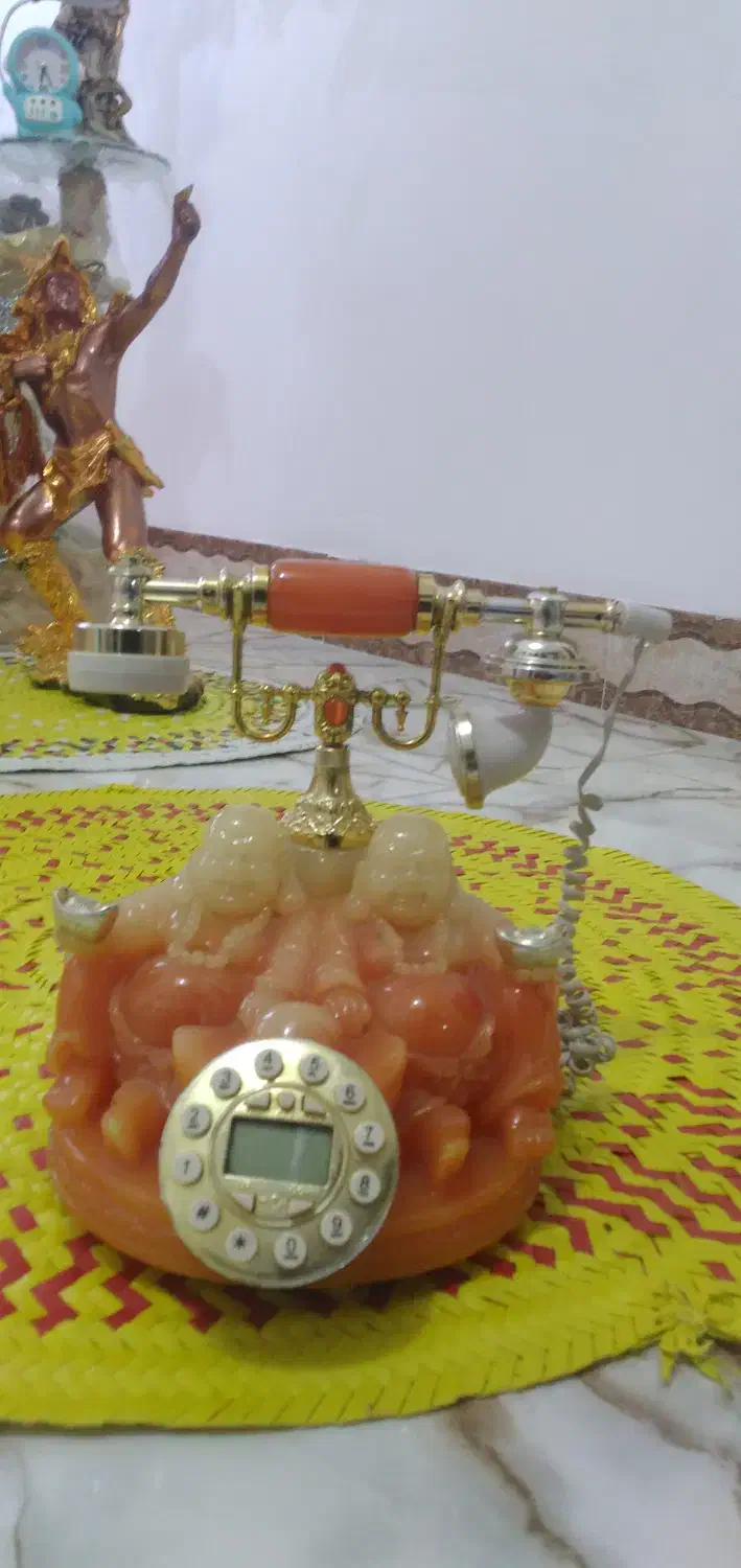 تلفن سلطنتی زیبا تمیز|کلکسیون اشیاء عتیقه|قائم‌شهر, |دیوار