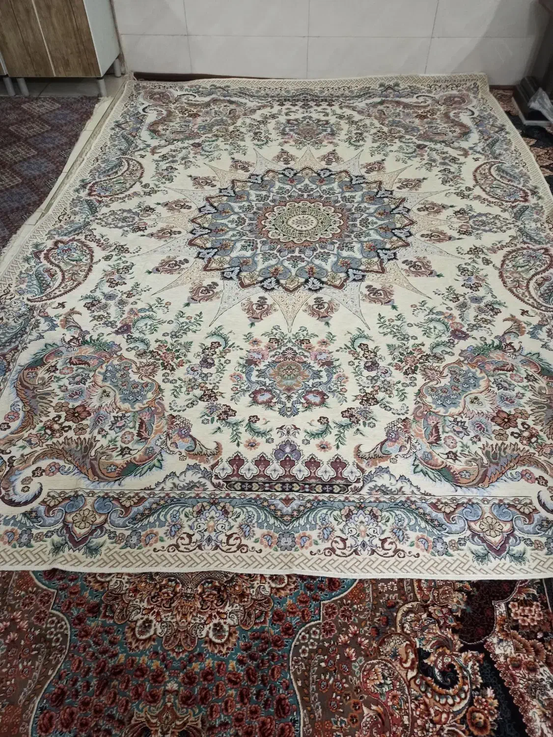 روفرشی|روفرشی|بهارستان, |دیوار