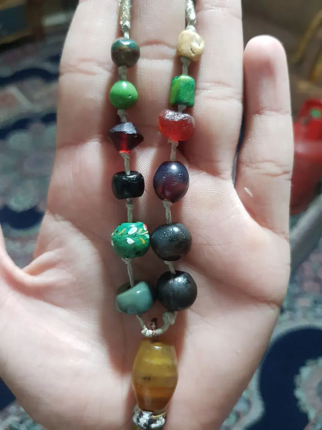 مهره و سنگ قدیمی|کلکسیون اشیاء عتیقه|بافت, |دیوار