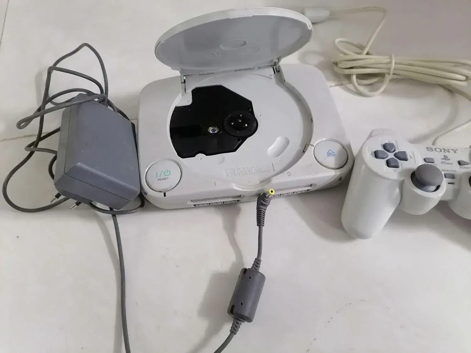 پلی استیشن قدیمی سونی|کنسول، بازی ویدئویی و آنلاین|نی‌ریز, |دیوار